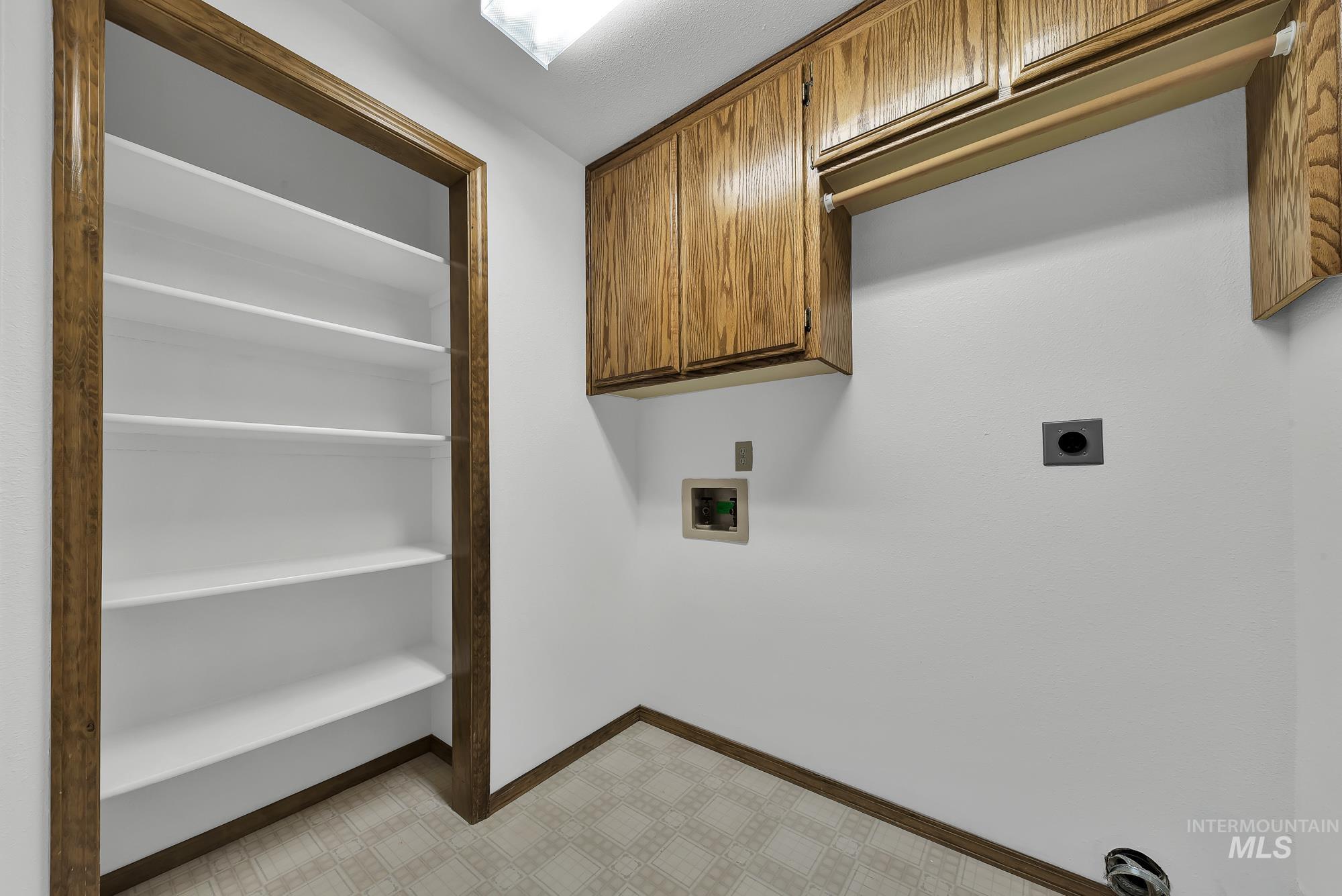 4675 SW Lark Dr, Mountain Home, Idaho 83647, 3 Bedrooms, 2 Bathrooms, Residential For Sale, Price $850,000,MLS 98968503