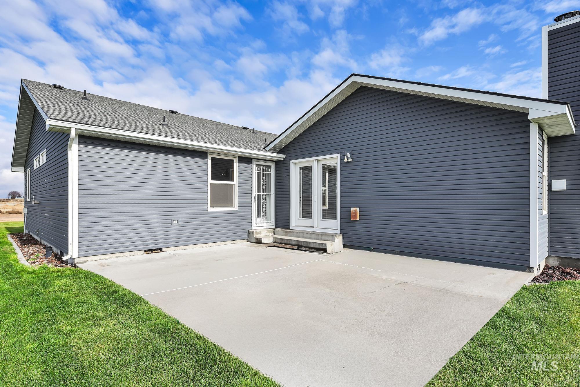 4675 SW Lark Dr, Mountain Home, Idaho 83647, 3 Bedrooms, 2 Bathrooms, Residential For Sale, Price $850,000,MLS 98968503