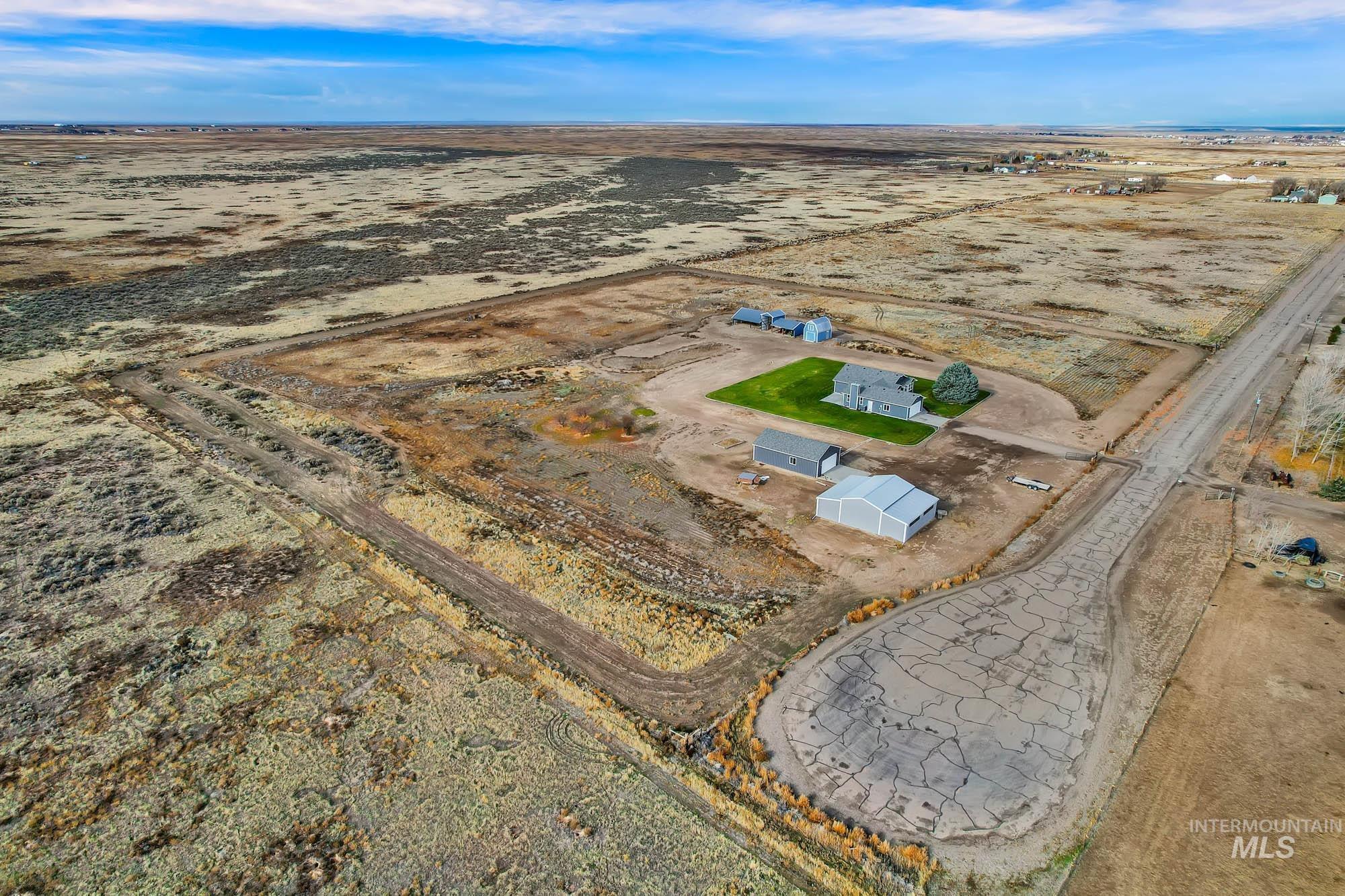 4675 SW Lark Dr, Mountain Home, Idaho 83647, 3 Bedrooms, 2 Bathrooms, Residential For Sale, Price $850,000,MLS 98968503