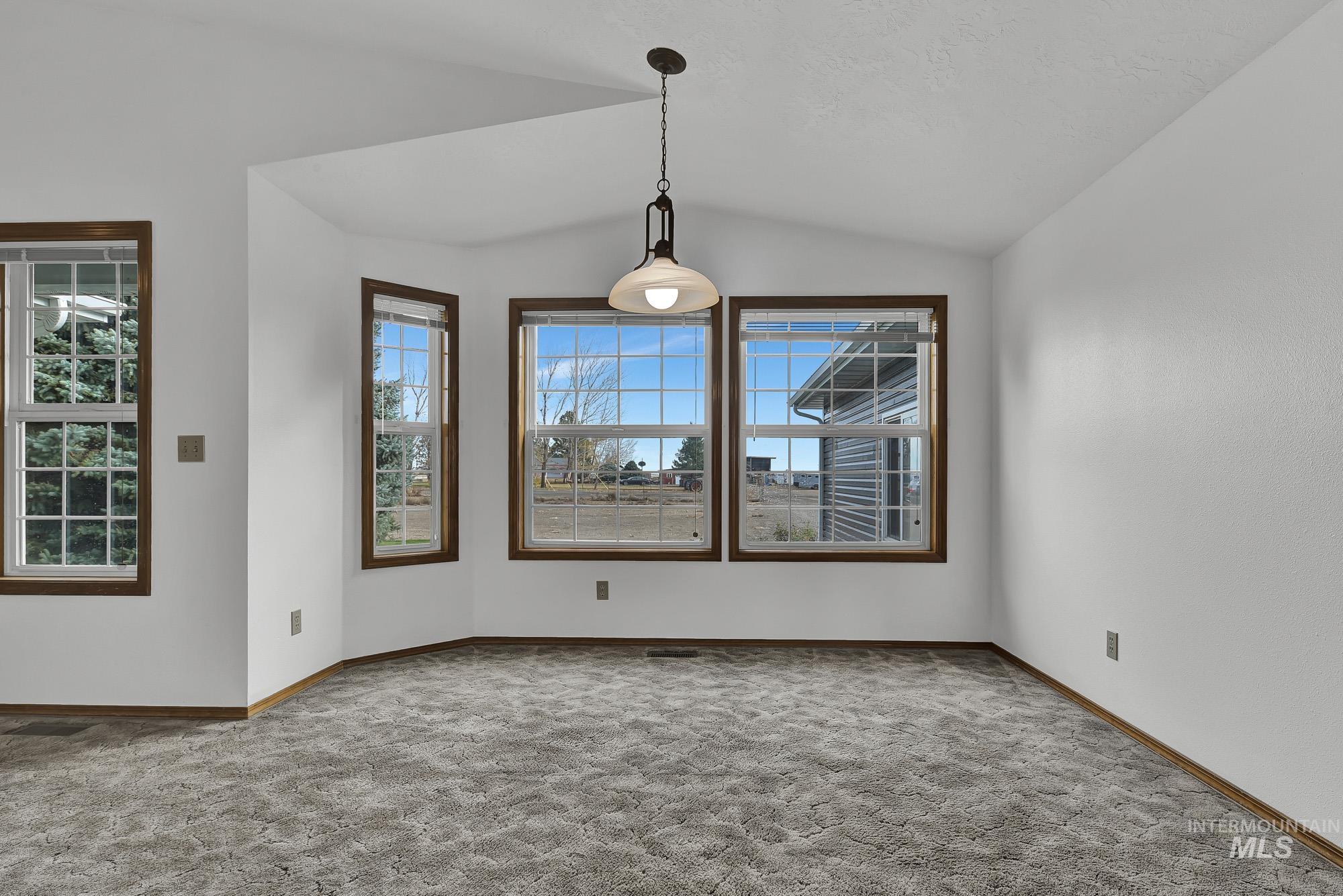 4675 SW Lark Dr, Mountain Home, Idaho 83647, 3 Bedrooms, 2 Bathrooms, Residential For Sale, Price $850,000,MLS 98968503