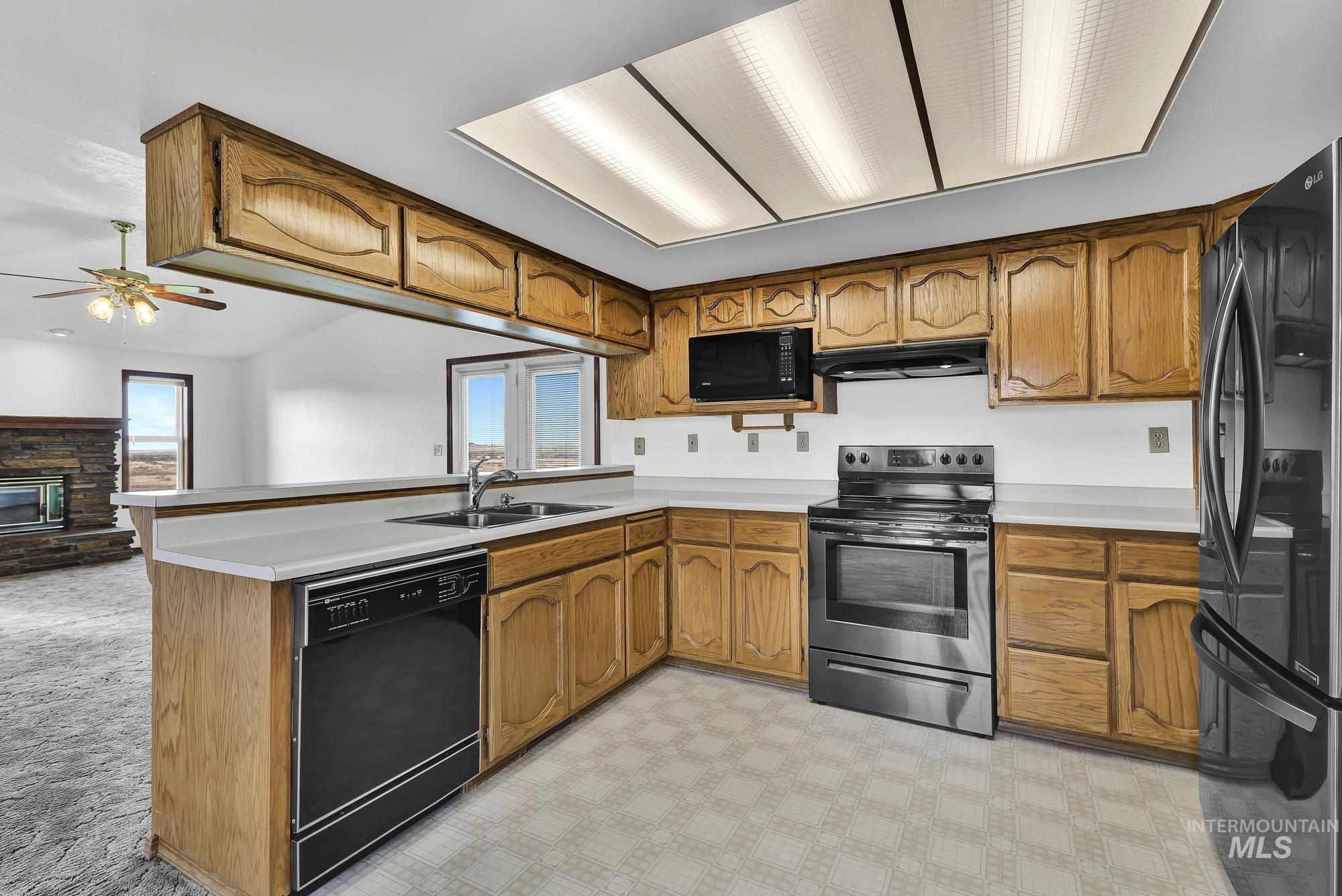 4675 SW Lark Dr, Mountain Home, Idaho 83647, 3 Bedrooms, 2 Bathrooms, Residential For Sale, Price $850,000,MLS 98968503