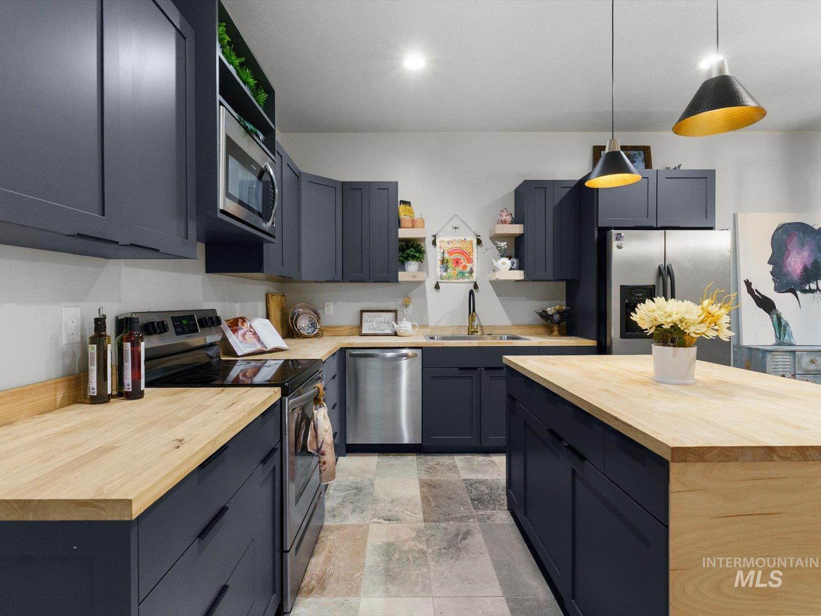 15006 Snow Mountain Dr., Caldwell, Idaho 83607, 5 Bedrooms, 4.5 Bathrooms, Residential For Sale, Price $1,395,000,MLS 98968509