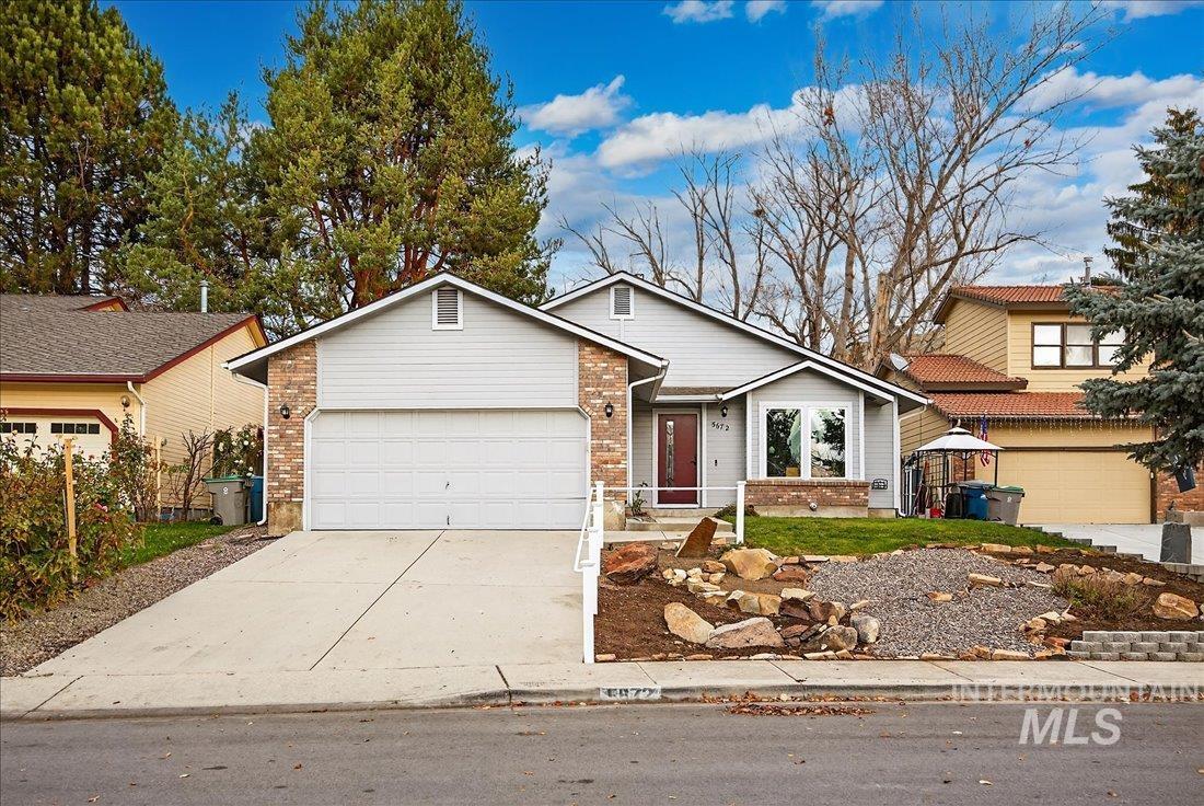 5672 W Drawbridge Dr., Boise, Idaho 83703, 3 Bedrooms, 2 Bathrooms, Residential For Sale, Price $449,900,MLS 98968517