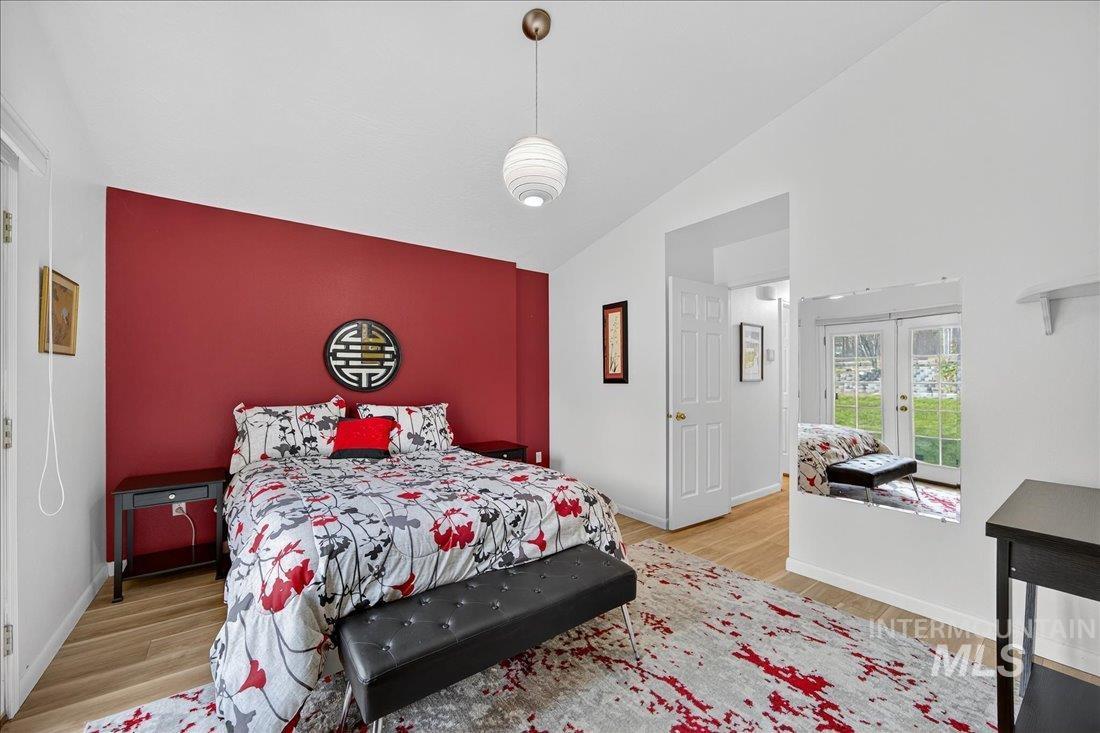 5672 W Drawbridge Dr., Boise, Idaho 83703, 3 Bedrooms, 2 Bathrooms, Residential For Sale, Price $449,900,MLS 98968517