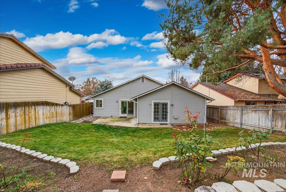 5672 W Drawbridge Dr., Boise, Idaho 83703, 3 Bedrooms, 2 Bathrooms, Residential For Sale, Price $449,900,MLS 98968517