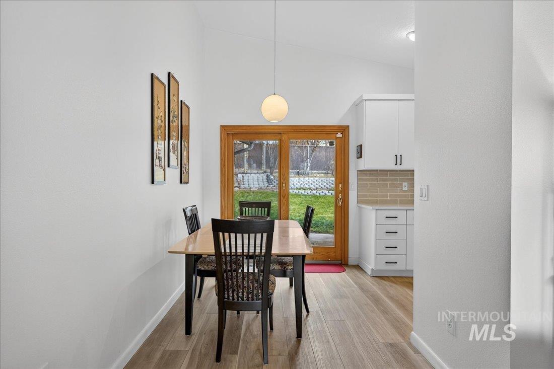 5672 W Drawbridge Dr., Boise, Idaho 83703, 3 Bedrooms, 2 Bathrooms, Residential For Sale, Price $449,900,MLS 98968517