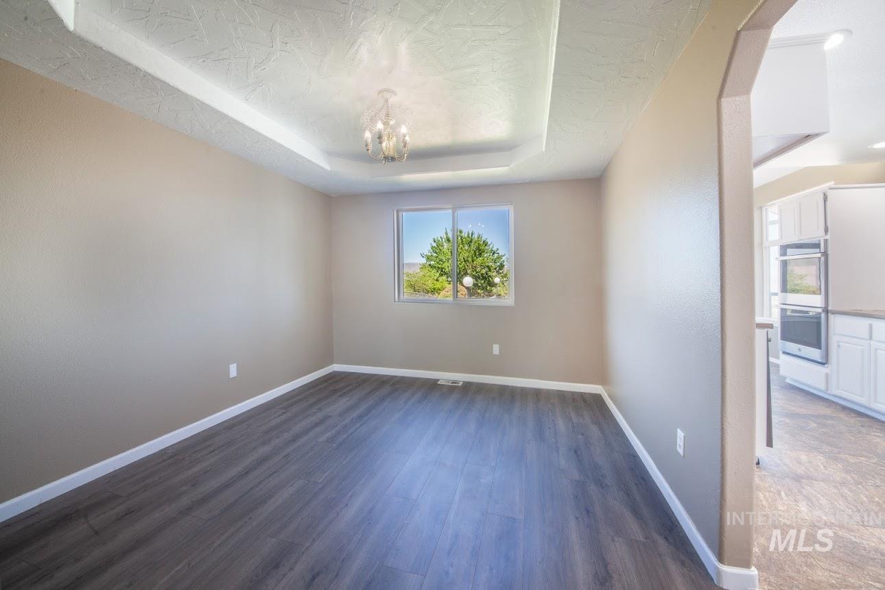 2975 Dove Dr, Clarkston, Washington 99403, 6 Bedrooms, 3.5 Bathrooms, Residential For Sale, Price $499,500,MLS 98968518