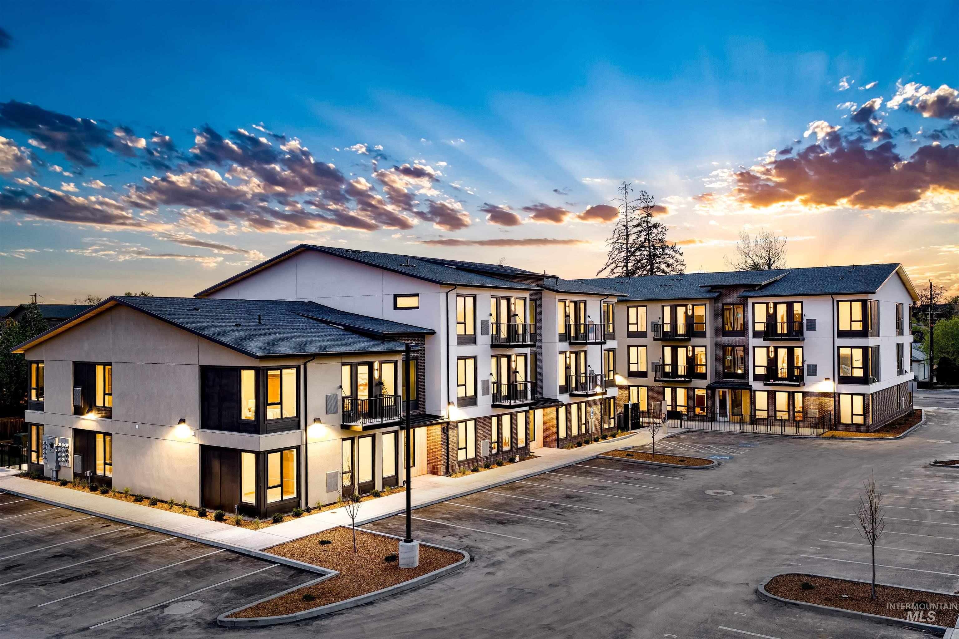 2312 S Broadway Avenue, Boise, Idaho 83706, 1 Bedroom, 1 Bathroom, Residential For Sale, Price $339,000, 98968522