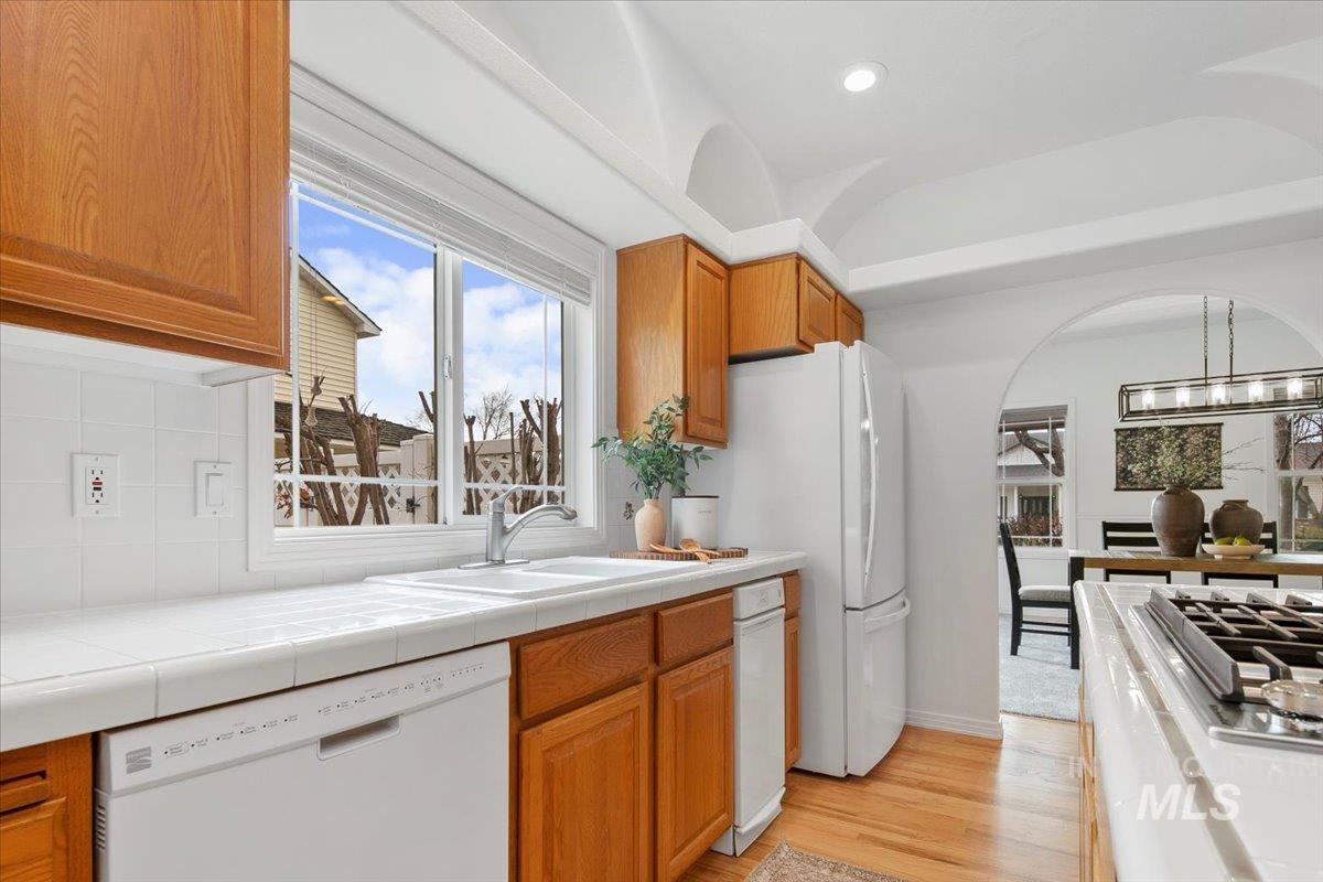 762 E Martinique Dr, Meridian, Idaho 83642, 4 Bedrooms, 2.5 Bathrooms, Residential For Sale, Price $739,900,MLS 98968535