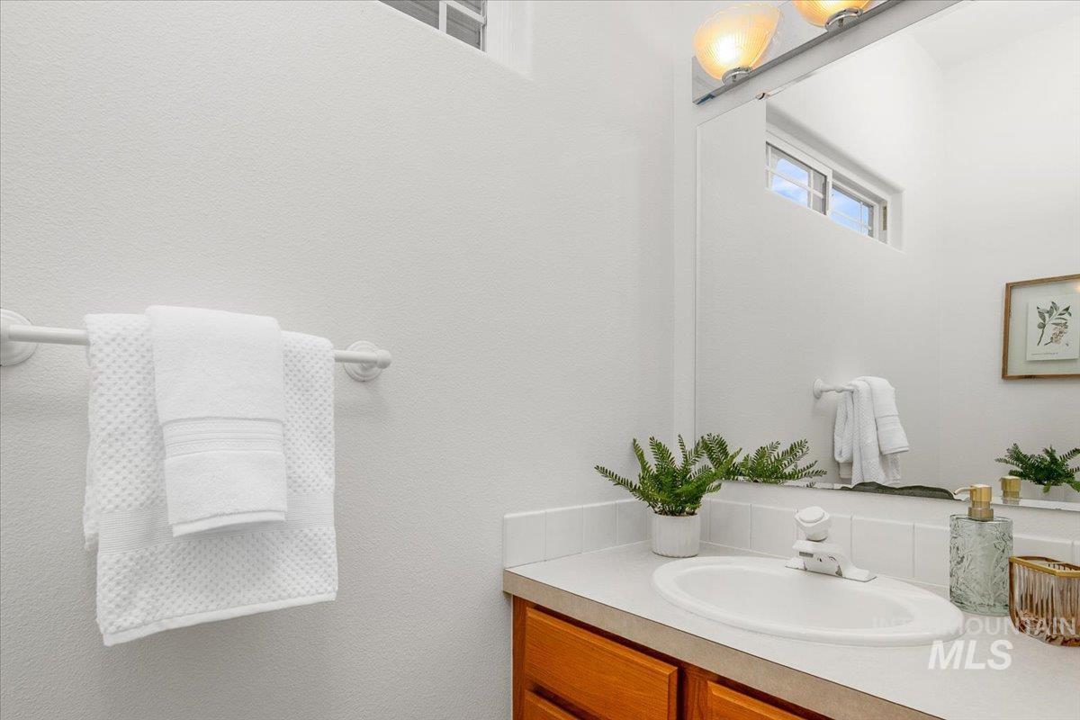 762 E Martinique Dr, Meridian, Idaho 83642, 4 Bedrooms, 2.5 Bathrooms, Residential For Sale, Price $739,900,MLS 98968535