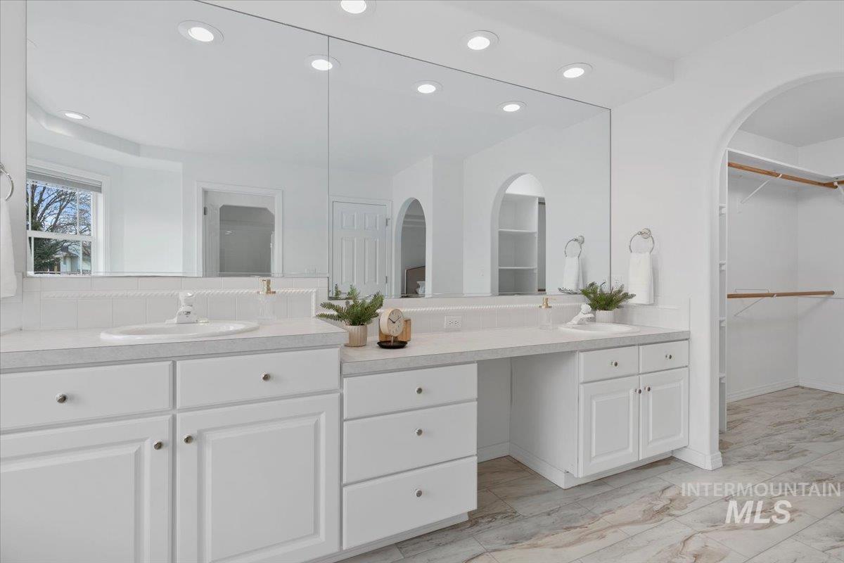 762 E Martinique Dr, Meridian, Idaho 83642, 4 Bedrooms, 2.5 Bathrooms, Residential For Sale, Price $739,900,MLS 98968535