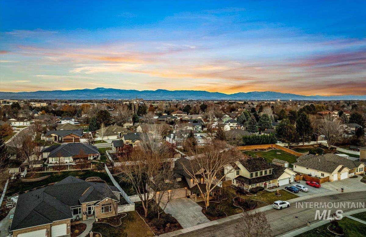 762 E Martinique Dr, Meridian, Idaho 83642, 4 Bedrooms, 2.5 Bathrooms, Residential For Sale, Price $739,900,MLS 98968535