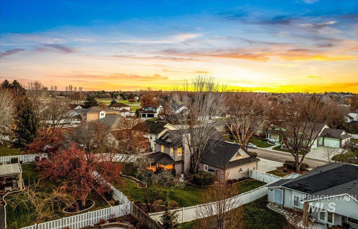 762 E Martinique Dr, Meridian, Idaho 83642, 4 Bedrooms, 2.5 Bathrooms, Residential For Sale, Price $739,900,MLS 98968535