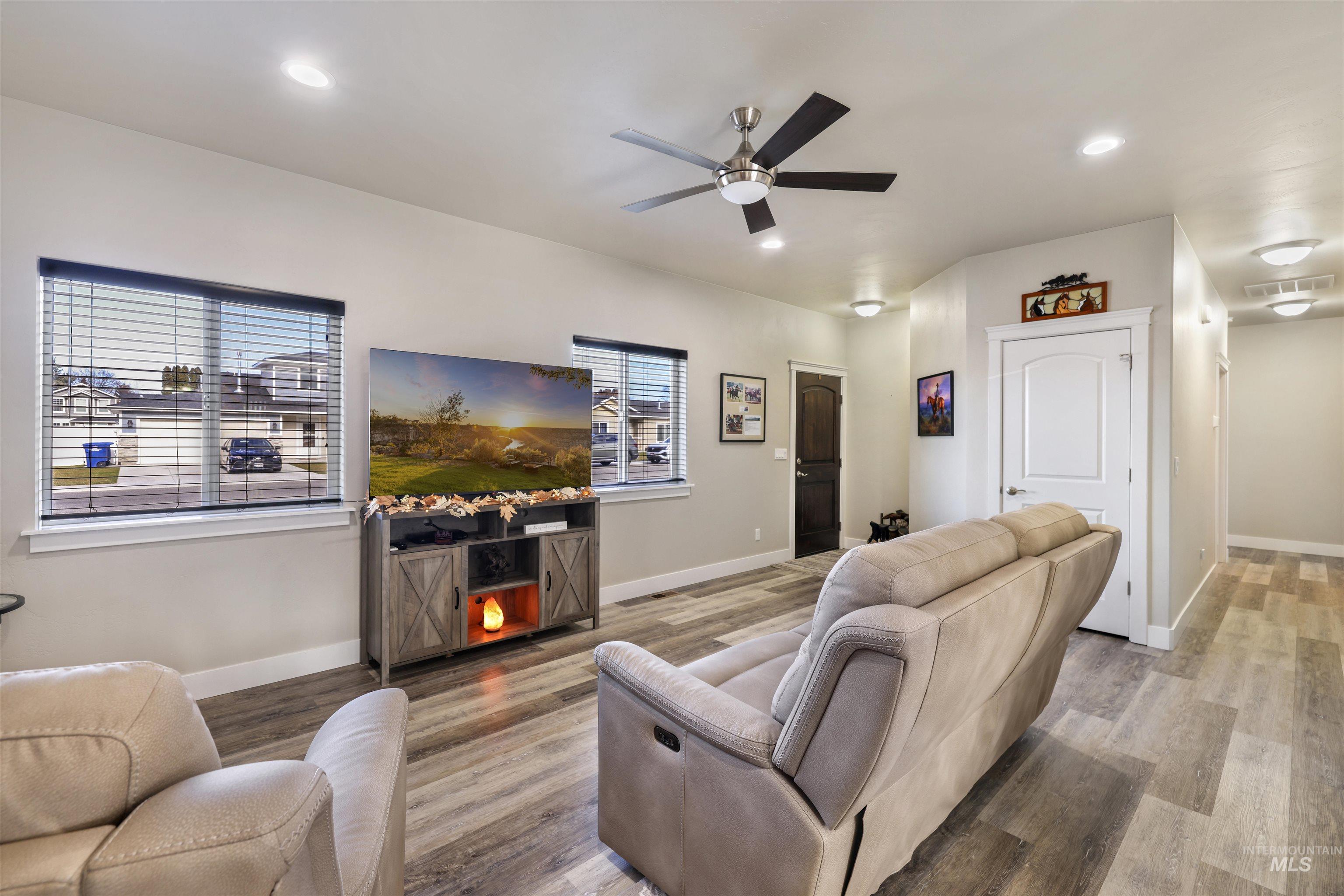 831 Lynx Dr, Jerome, Idaho 83338, 3 Bedrooms, 2 Bathrooms, Residential For Sale, Price $345,000,MLS 98968544