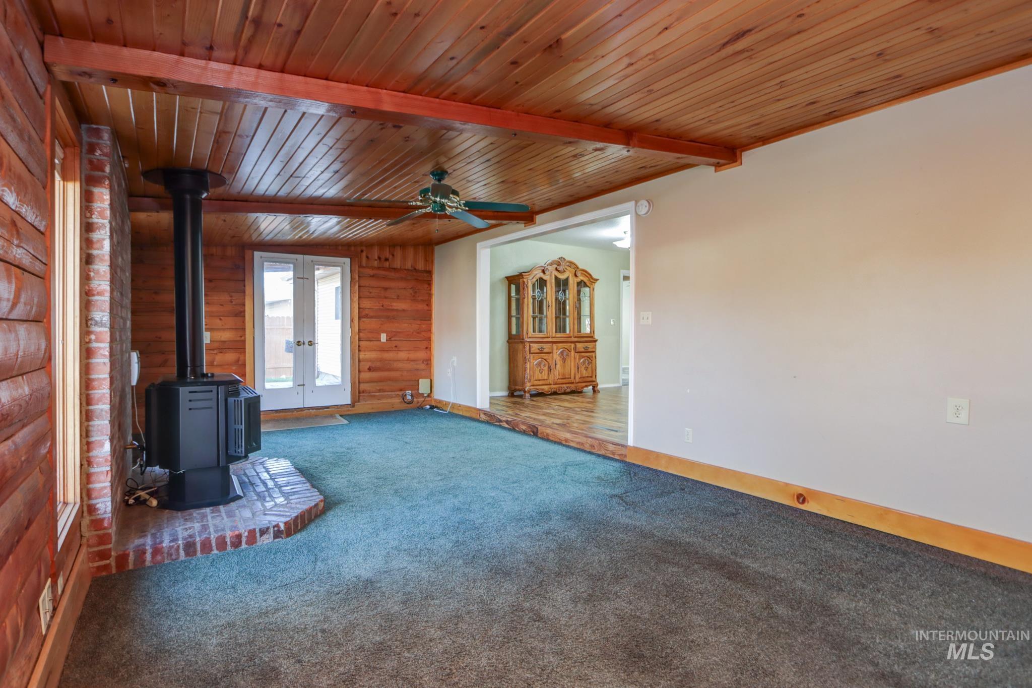 1235 Moore Way, Ontario, Oregon 97914, 3 Bedrooms, 2 Bathrooms, Residential For Sale, Price $349,999,MLS 98968554