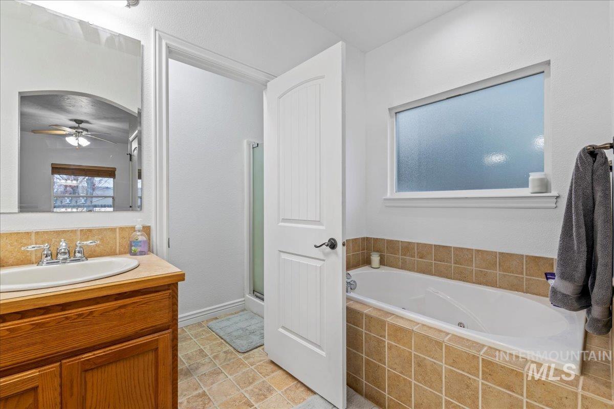 10756 Cocoon Ct., Nampa, Idaho 83687, 3 Bedrooms, 2.5 Bathrooms, Residential For Sale, Price $389,000,MLS 98968555