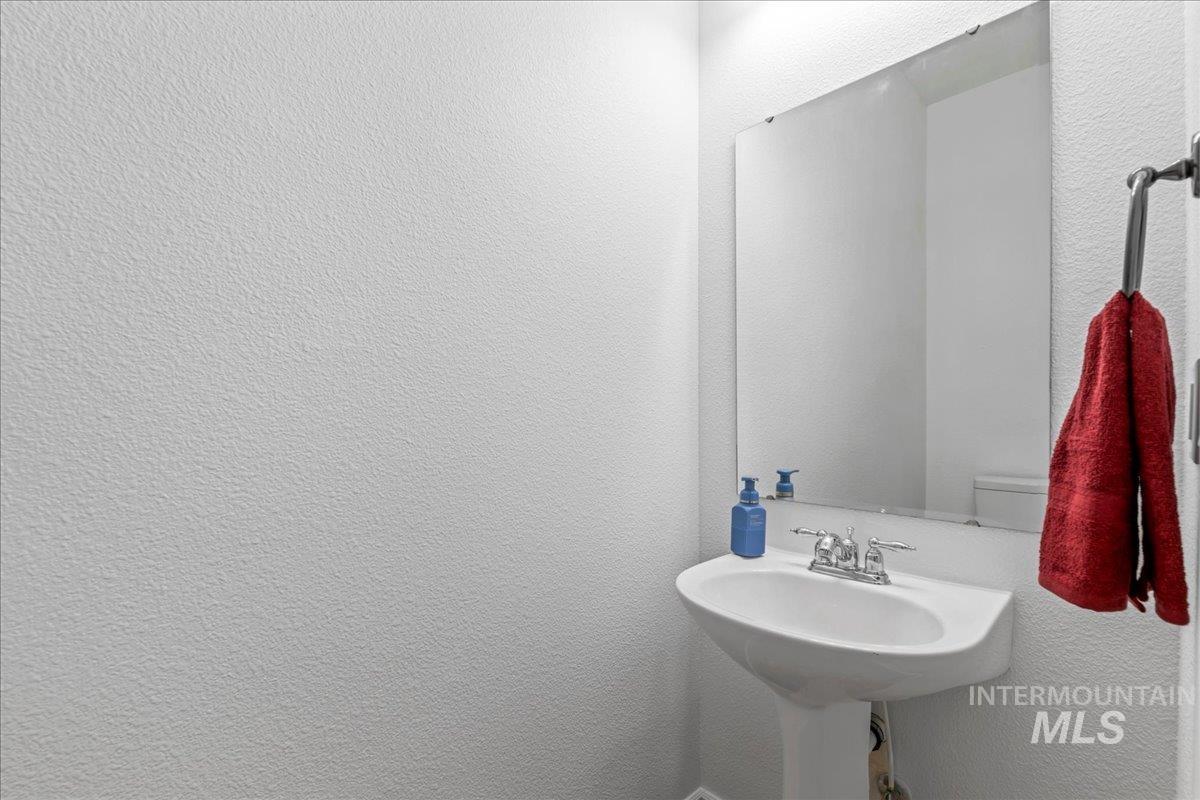 10756 Cocoon Ct., Nampa, Idaho 83687, 3 Bedrooms, 2.5 Bathrooms, Residential For Sale, Price $389,000,MLS 98968555