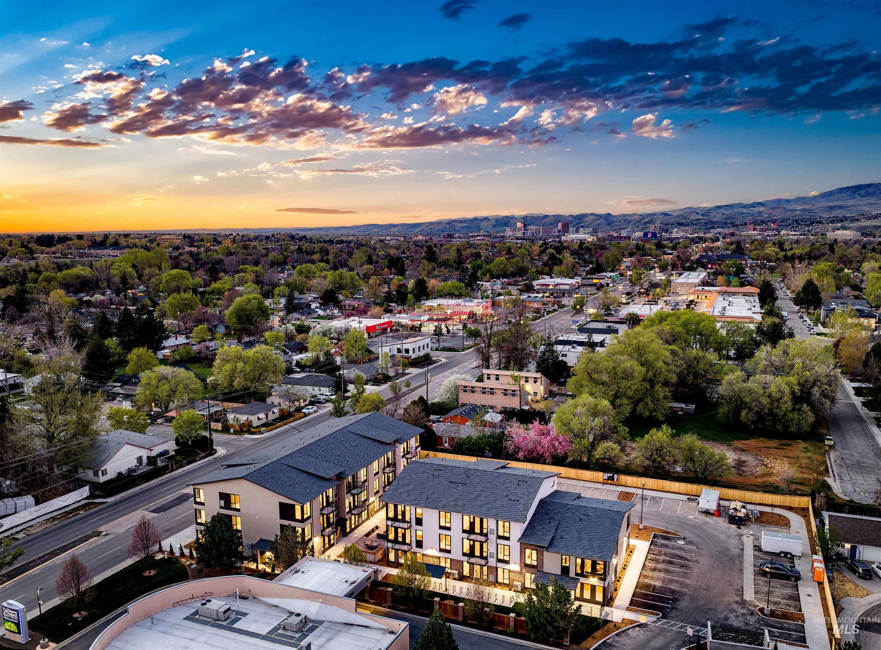 2312 S Broadway Avenue, Boise, Idaho 83706, 2 Bedrooms, 2 Bathrooms, Residential For Sale, Price $429,000, 98968559