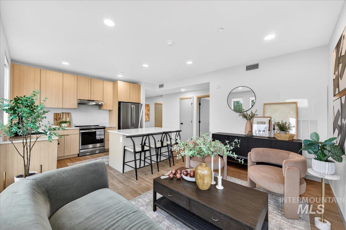 2312 S Broadway Avenue, Boise, Idaho 83706, 2 Bedrooms, 2 Bathrooms, Residential For Sale, Price $399,000, 98968559