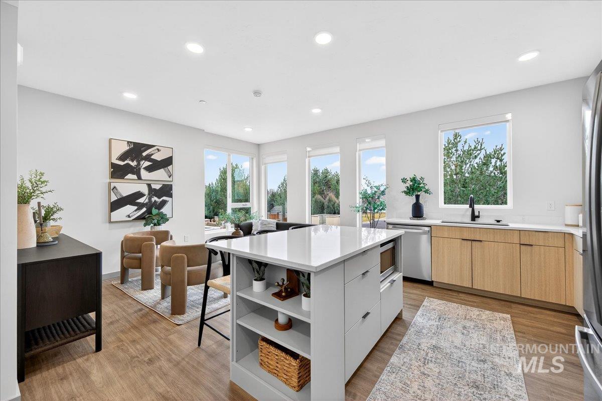 2312 S Broadway Avenue, Boise, Idaho 83706, 2 Bedrooms, 2 Bathrooms, Residential For Sale, Price $429,000, 98968559