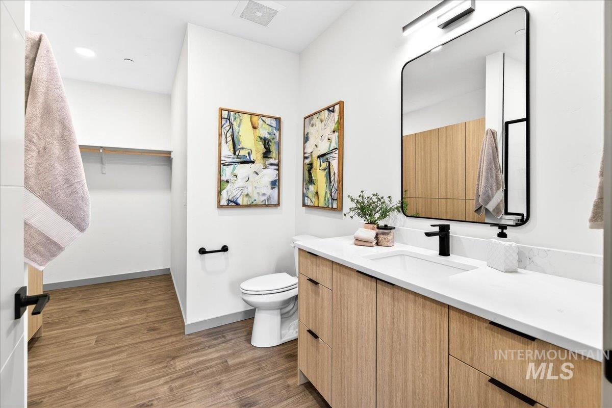 2312 S Broadway Avenue, Boise, Idaho 83706, 2 Bedrooms, 2 Bathrooms, Residential For Sale, Price $429,000, 98968559