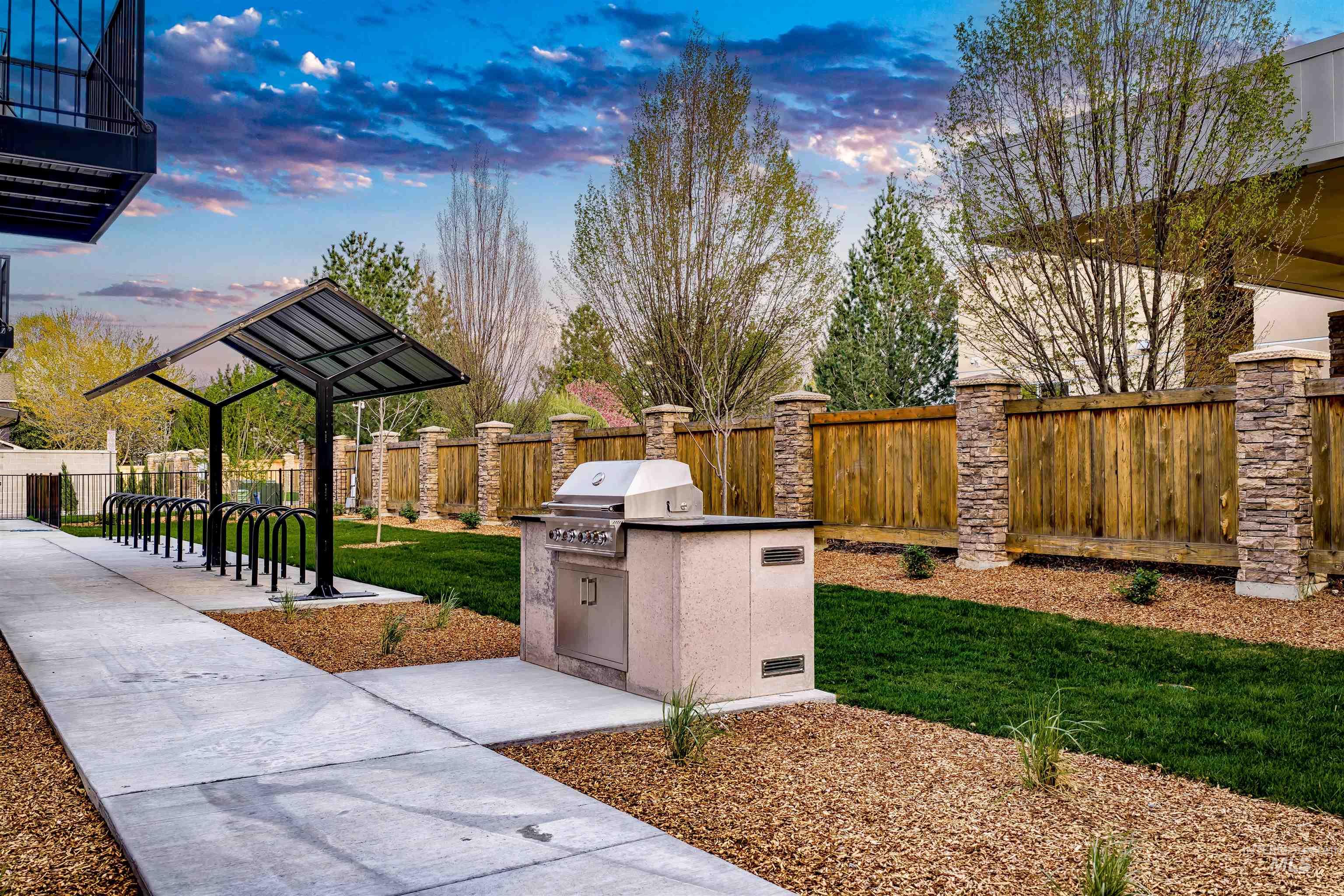 2312 S Broadway Avenue, Boise, Idaho 83706, 2 Bedrooms, 2 Bathrooms, Residential For Sale, Price $399,000, 98968559