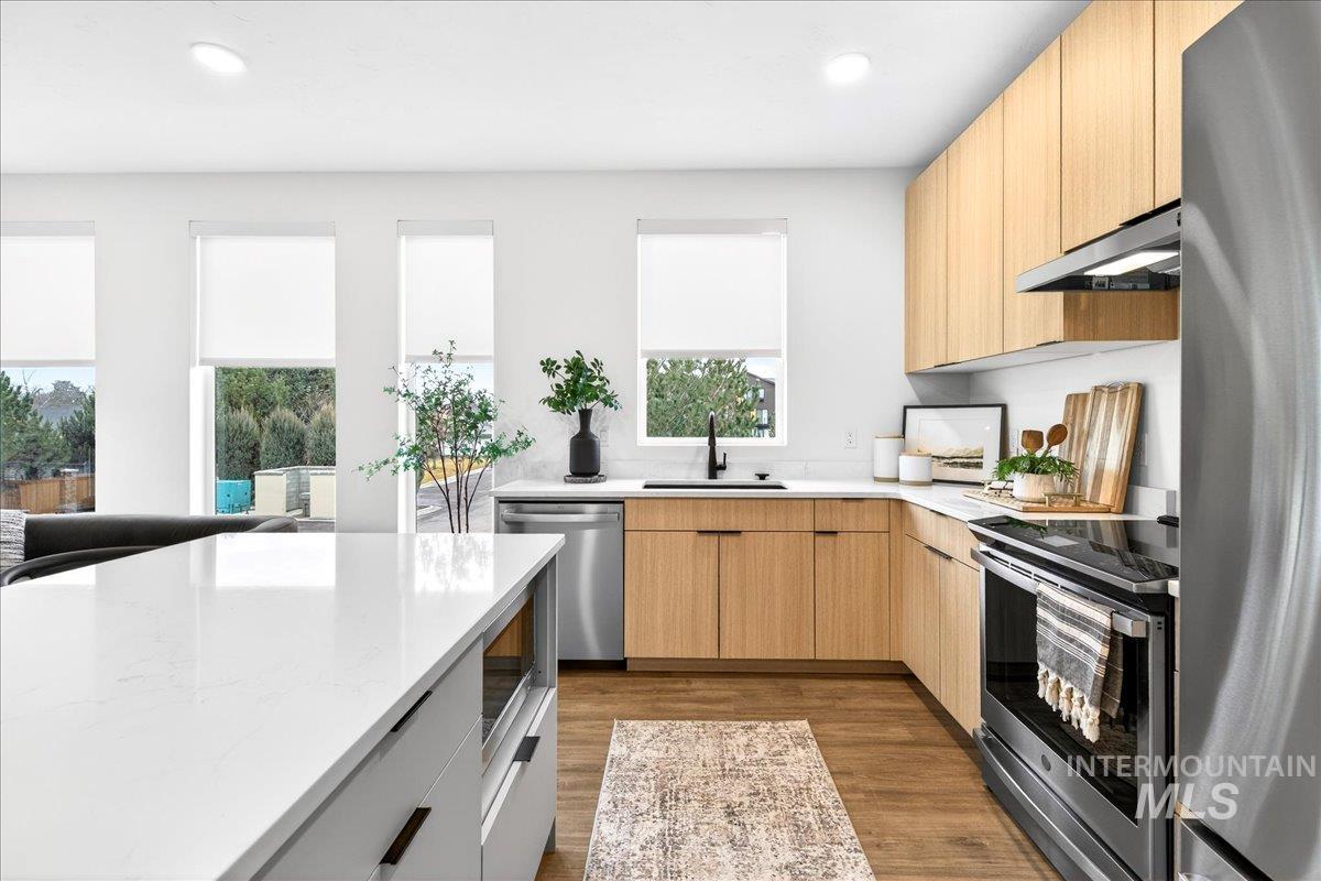 2312 S Broadway Avenue, Boise, Idaho 83706, 2 Bedrooms, 2 Bathrooms, Residential For Sale, Price $445,000, 98968559