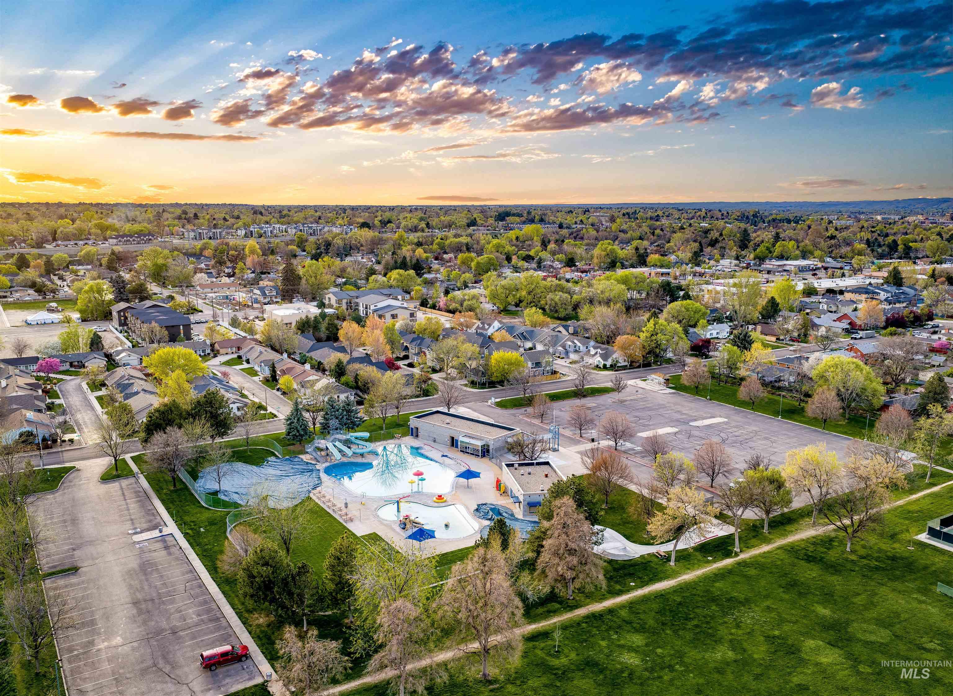 2312 S Broadway Avenue, Boise, Idaho 83706, 2 Bedrooms, 2 Bathrooms, Residential For Sale, Price $429,000, 98968559