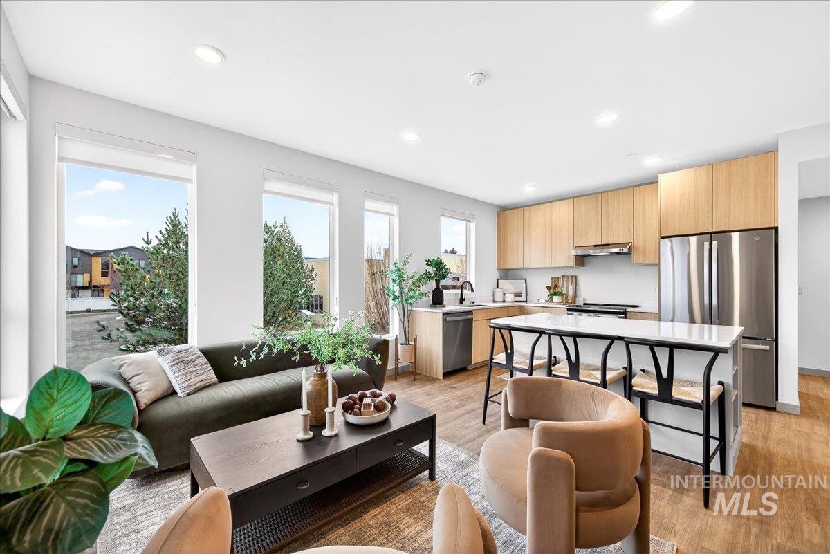 2312 S Broadway Avenue, Boise, Idaho 83706, 2 Bedrooms, 2 Bathrooms, Residential For Sale, Price $429,000, 98968559