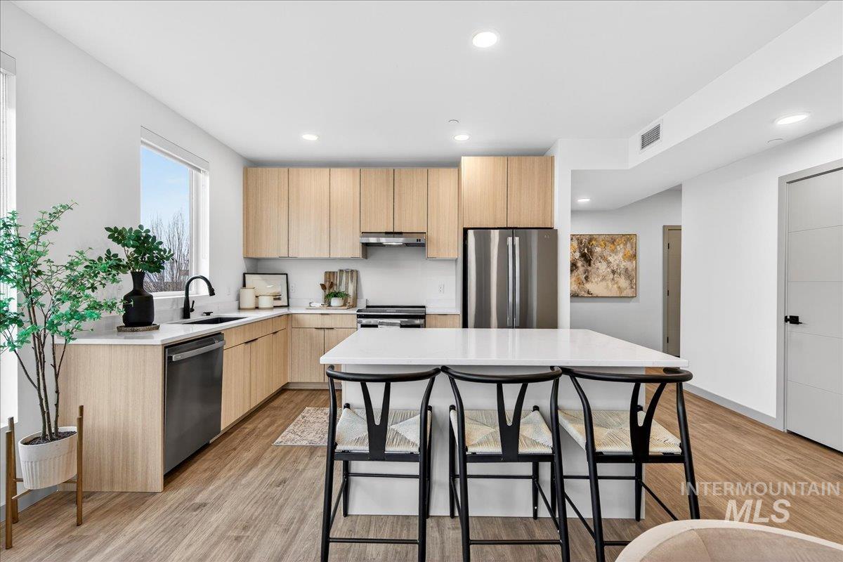 2312 S Broadway Avenue, Boise, Idaho 83706, 2 Bedrooms, 2 Bathrooms, Residential For Sale, Price $445,000, 98968559