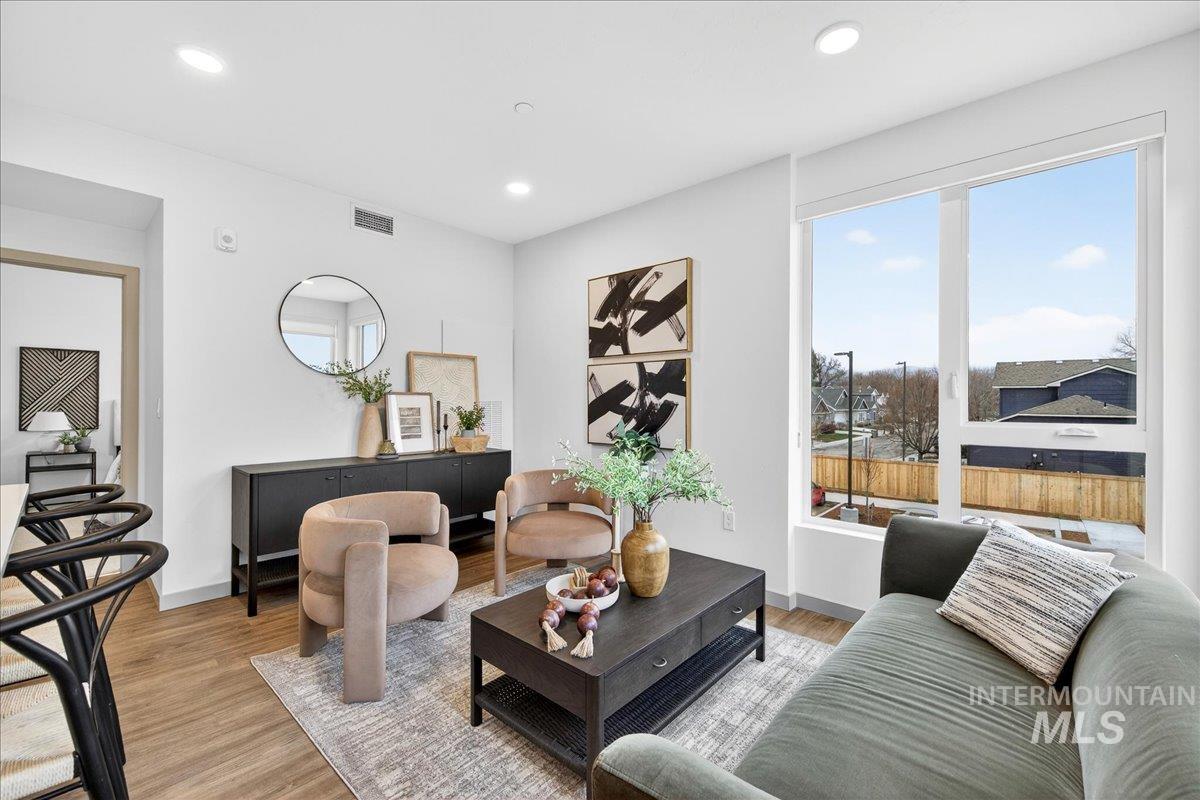 2312 S Broadway Avenue, Boise, Idaho 83706, 2 Bedrooms, 2 Bathrooms, Residential For Sale, Price $445,000, 98968559