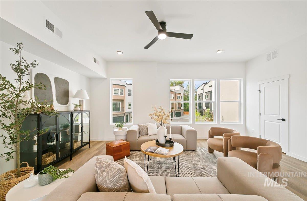 118 E Pennsylvania St, Boise, Idaho 83706, 4 Bedrooms, 2.5 Bathrooms, Residential Income For Sale, Price $549,000,MLS 98968560