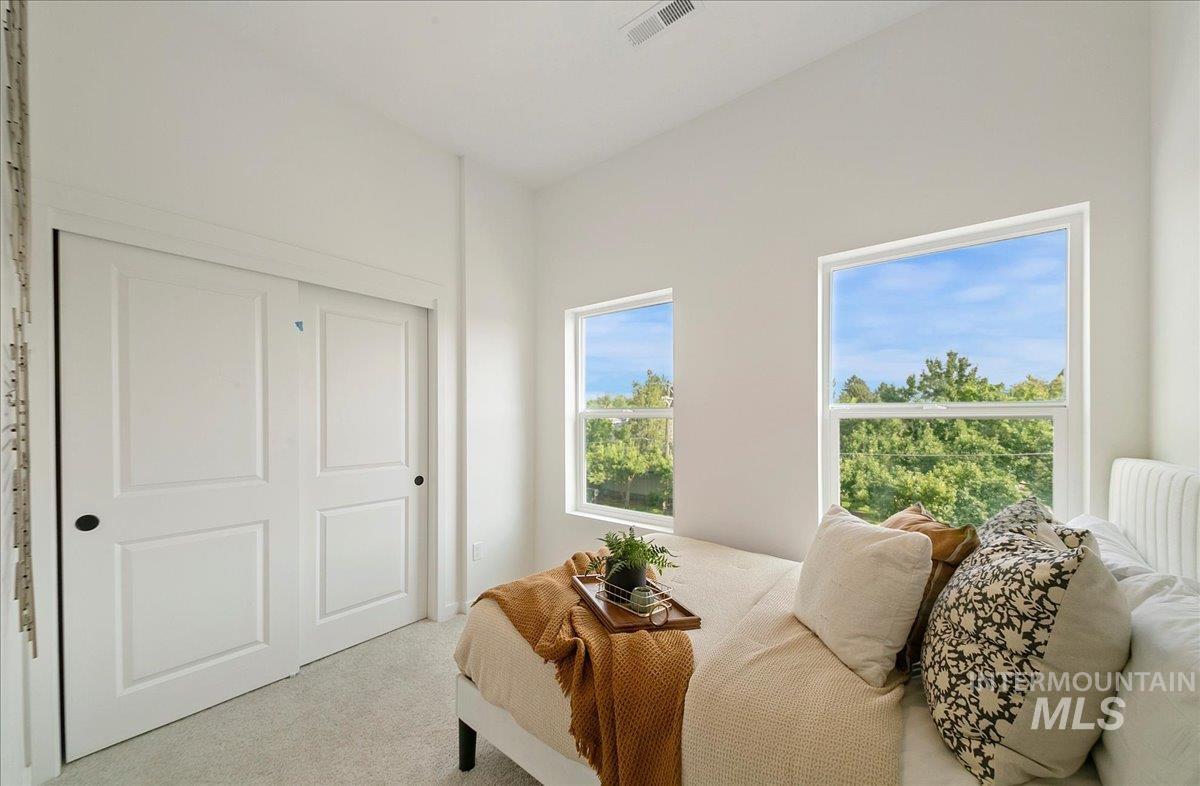 118 E Pennsylvania St, Boise, Idaho 83706, 4 Bedrooms, 2.5 Bathrooms, Residential Income For Sale, Price $549,000,MLS 98968560