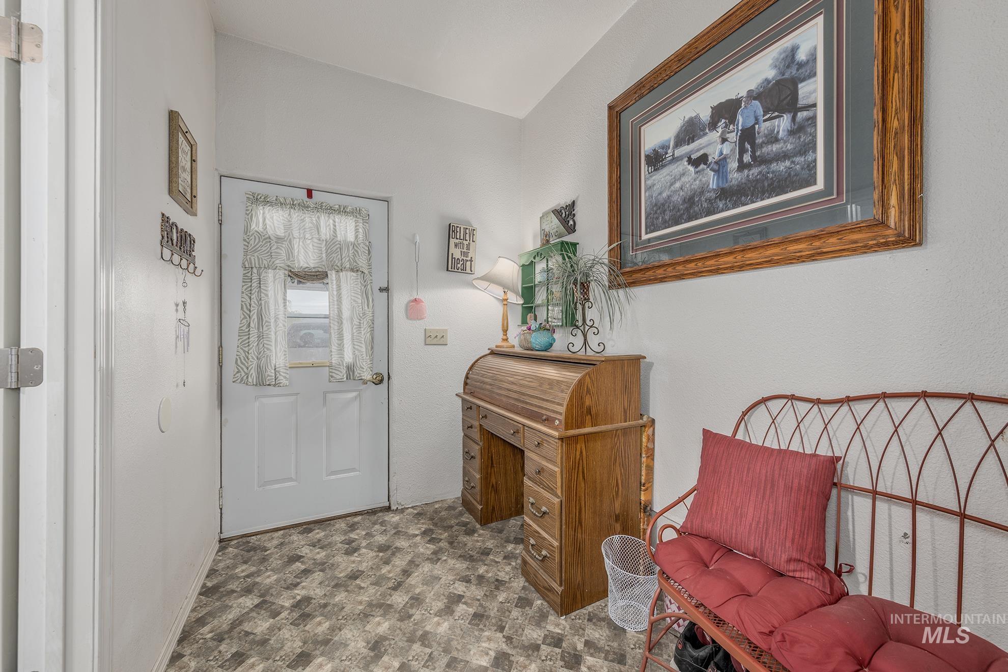 393 Tuttle Dr, Ontario, Oregon 97914, 4 Bedrooms, 2 Bathrooms, Residential For Sale, Price $425,000, 98968567