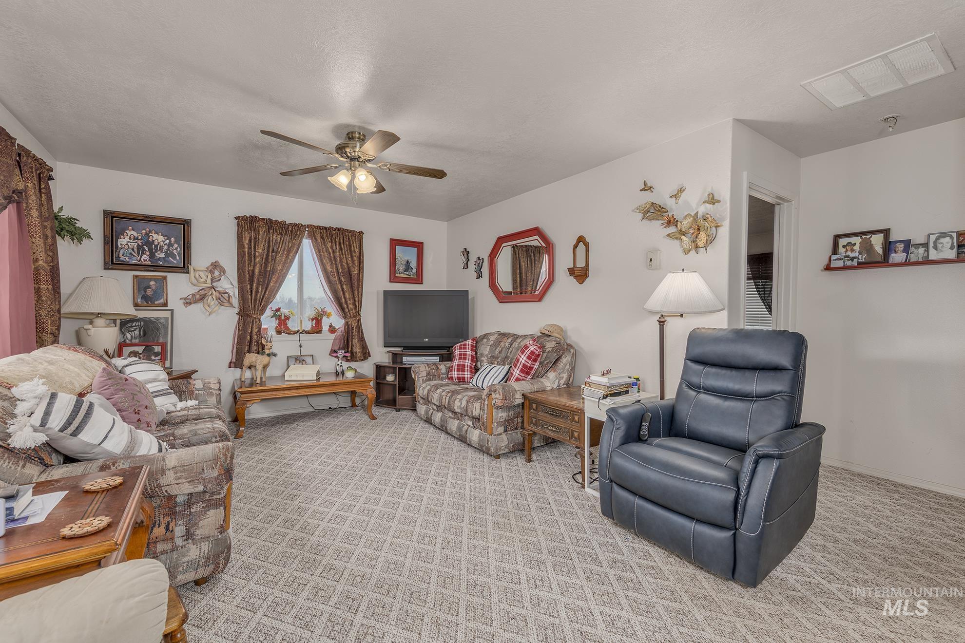 393 Tuttle Dr, Ontario, Oregon 97914, 4 Bedrooms, 2 Bathrooms, Residential For Sale, Price $425,000, 98968567