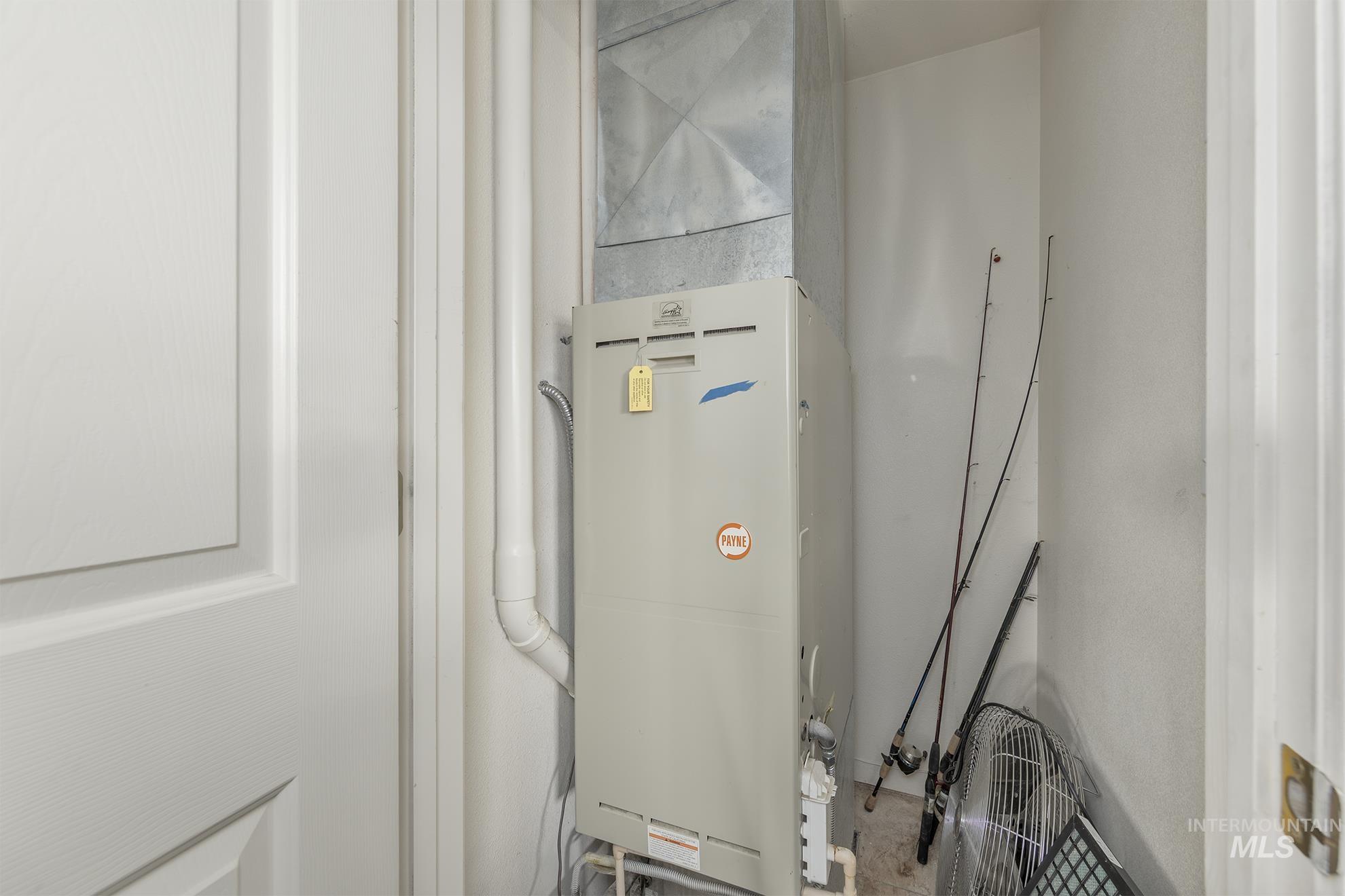 393 Tuttle Dr, Ontario, Oregon 97914, 4 Bedrooms, 2 Bathrooms, Residential For Sale, Price $425,000, 98968567