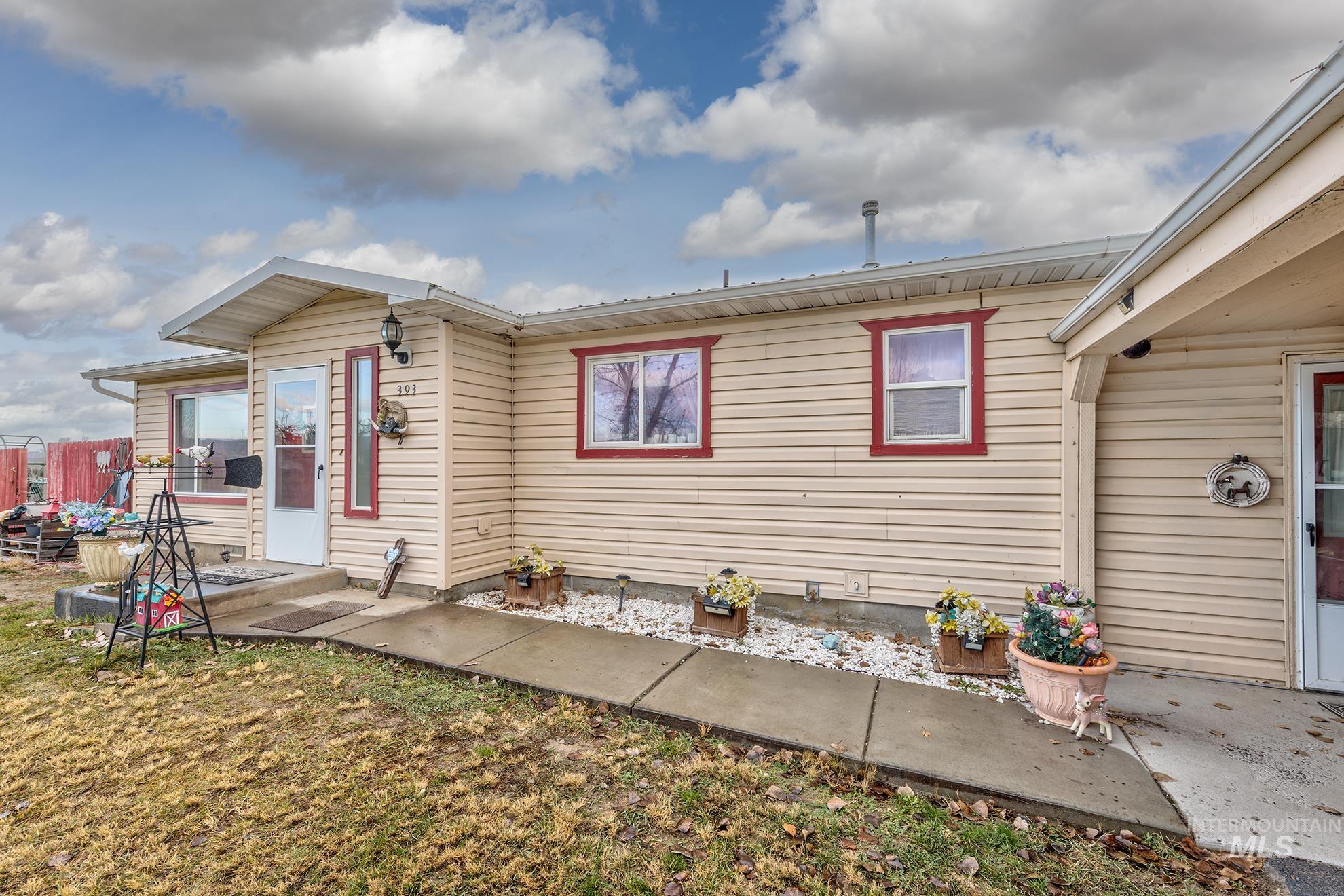 393 Tuttle Dr, Ontario, Oregon 97914, 4 Bedrooms, 2 Bathrooms, Residential For Sale, Price $425,000, 98968567