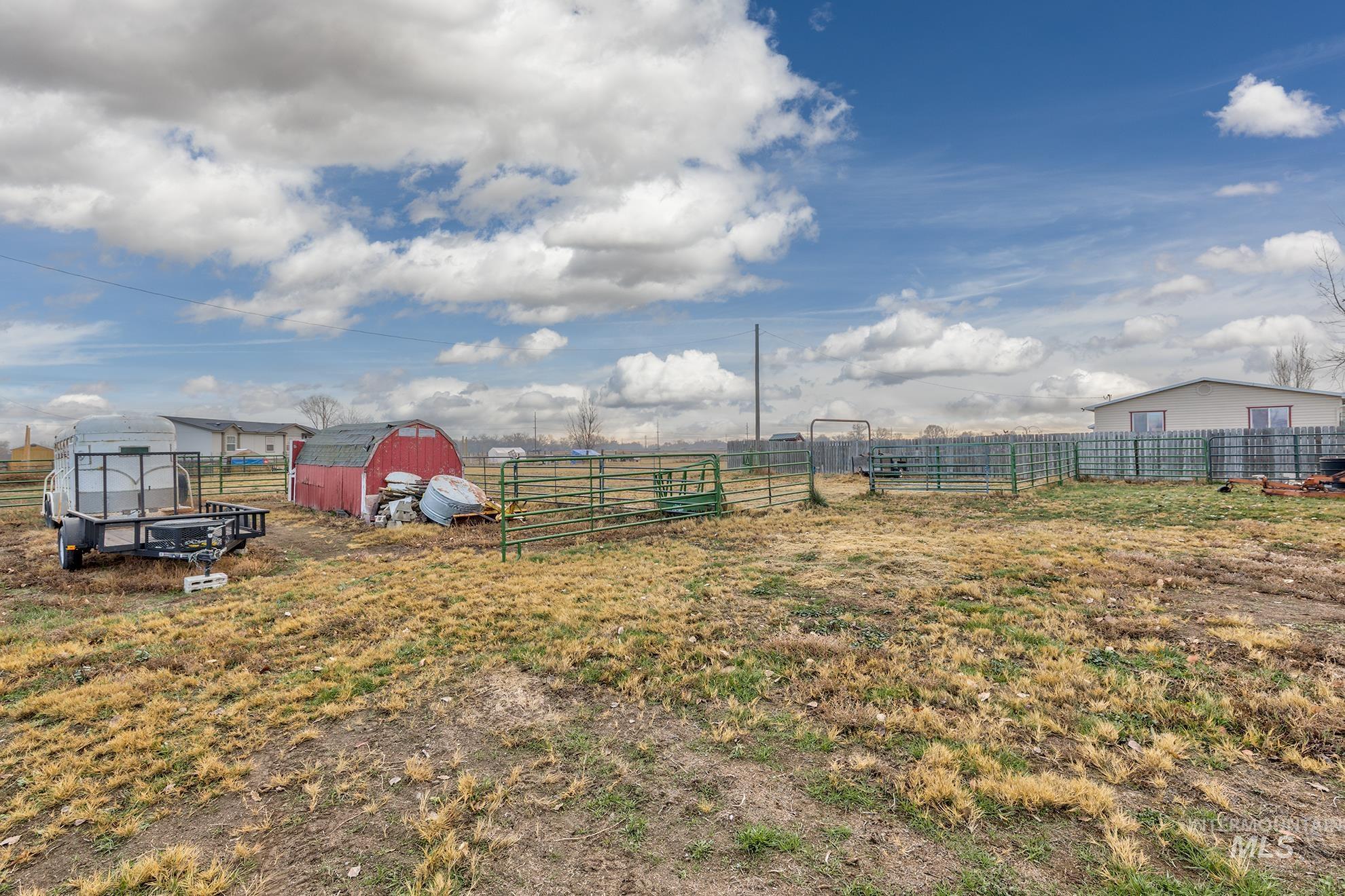 393 Tuttle Dr, Ontario, Oregon 97914, 4 Bedrooms, 2 Bathrooms, Residential For Sale, Price $425,000, 98968567