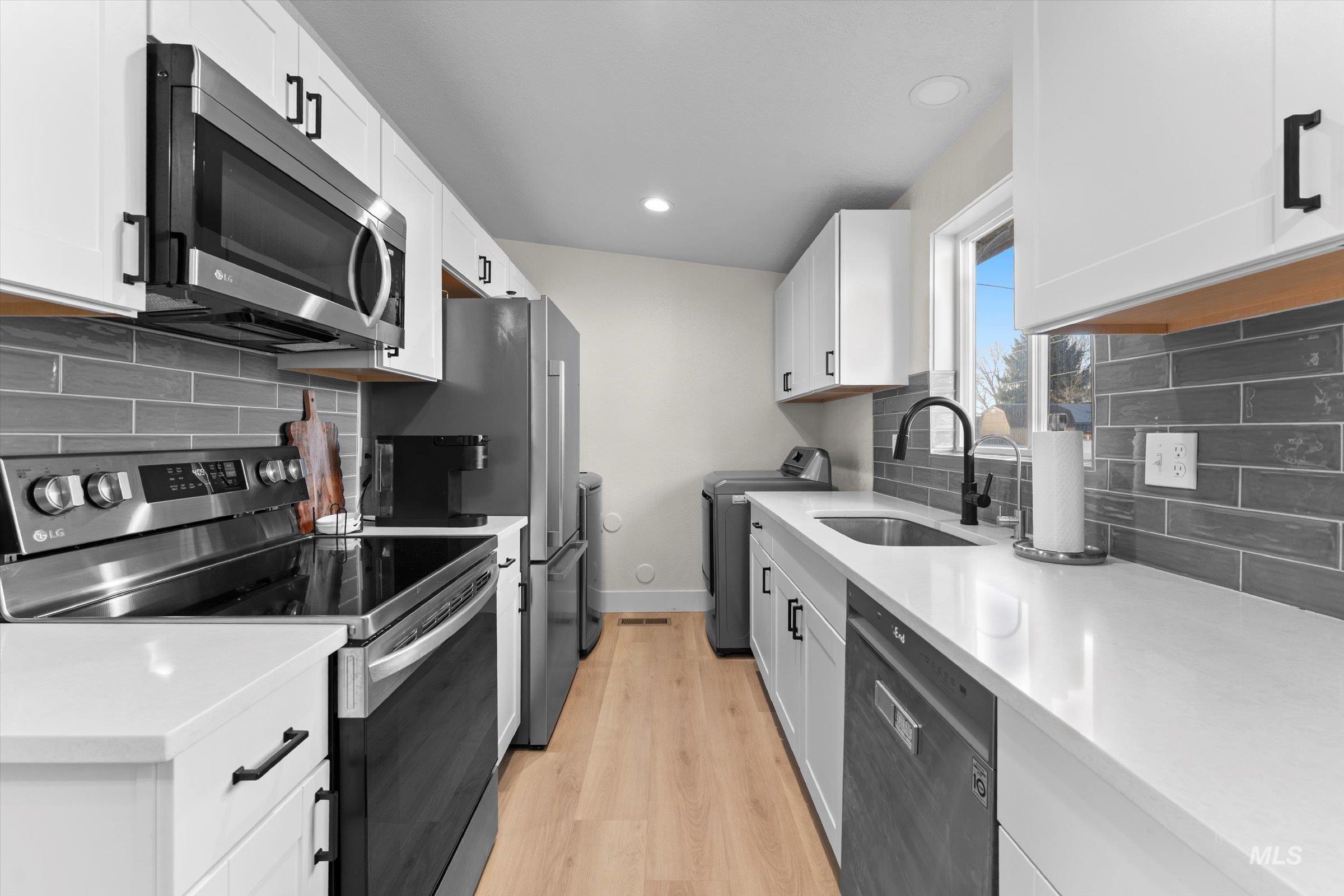 406 Chestnut St, Mountain Home, Idaho 83647, 3 Bedrooms, 1 Bathroom, Residential For Sale, Price $285,000,MLS 98968569