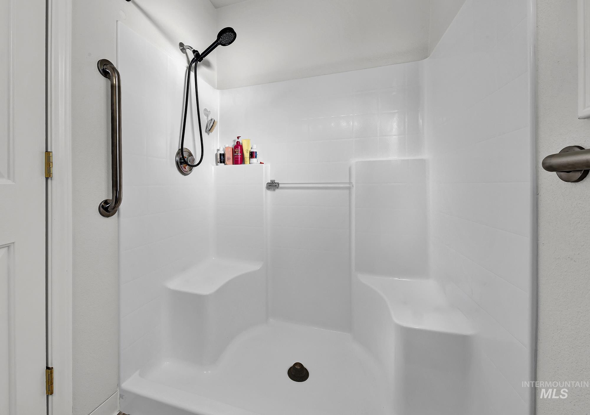 262 N Sunbird Ave, Kuna, Idaho 83634, 3 Bedrooms, 2 Bathrooms, Residential For Sale, Price $385,000,MLS 98968572