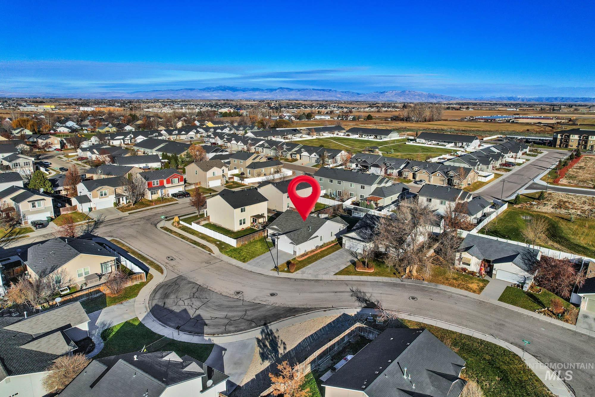 262 N Sunbird Ave, Kuna, Idaho 83634, 3 Bedrooms, 2 Bathrooms, Residential For Sale, Price $385,000,MLS 98968572