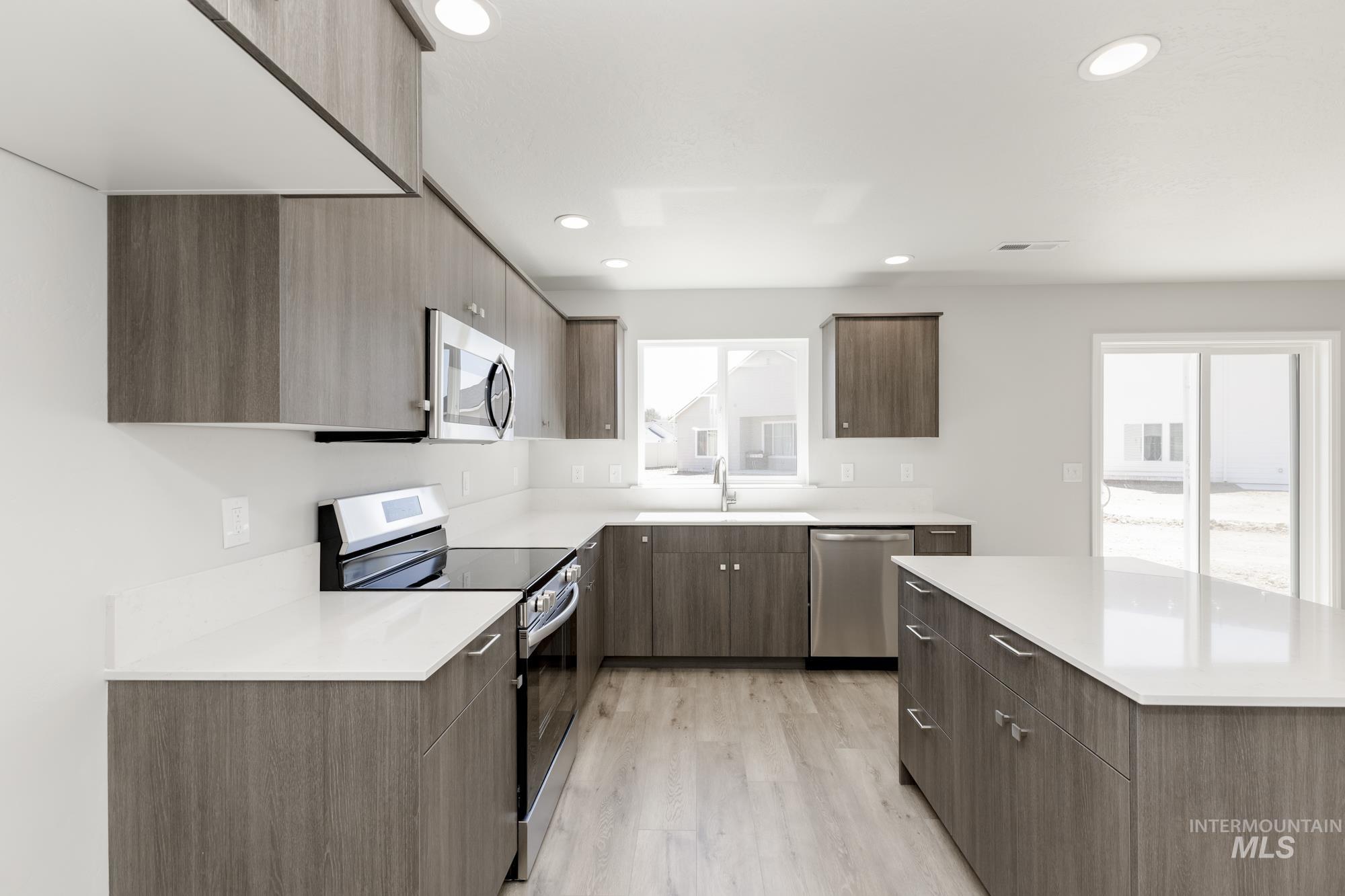 3787 E Jamestown Dr, Nampa, Idaho 83686, 4 Bedrooms, 2.5 Bathrooms, Residential For Sale, Price $434,990,MLS 98968575