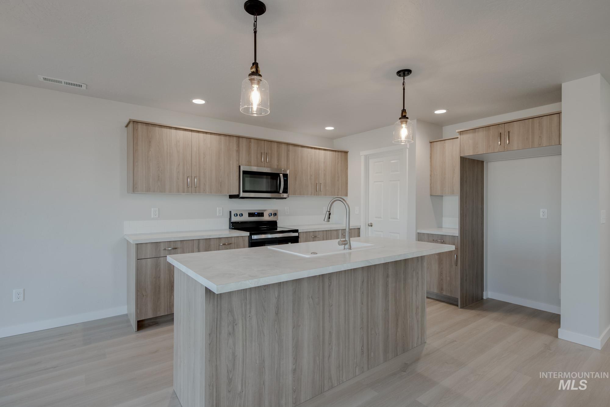 3117 S Maple Ranch Way, Nampa, Idaho 83686, 3 Bedrooms, 2.5 Bathrooms, Residential For Sale, Price $402,990,MLS 98968576