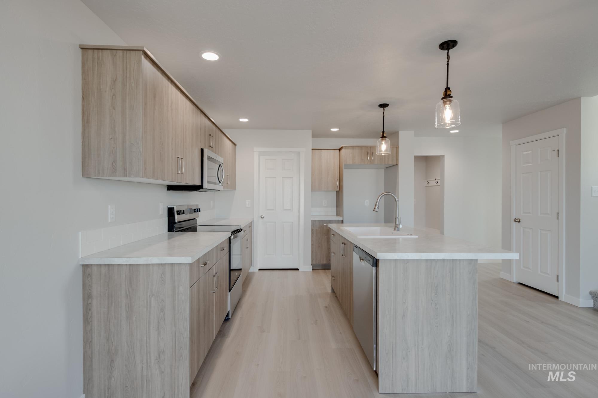 3117 S Maple Ranch Way, Nampa, Idaho 83686, 3 Bedrooms, 2.5 Bathrooms, Residential For Sale, Price $402,990, 98968576