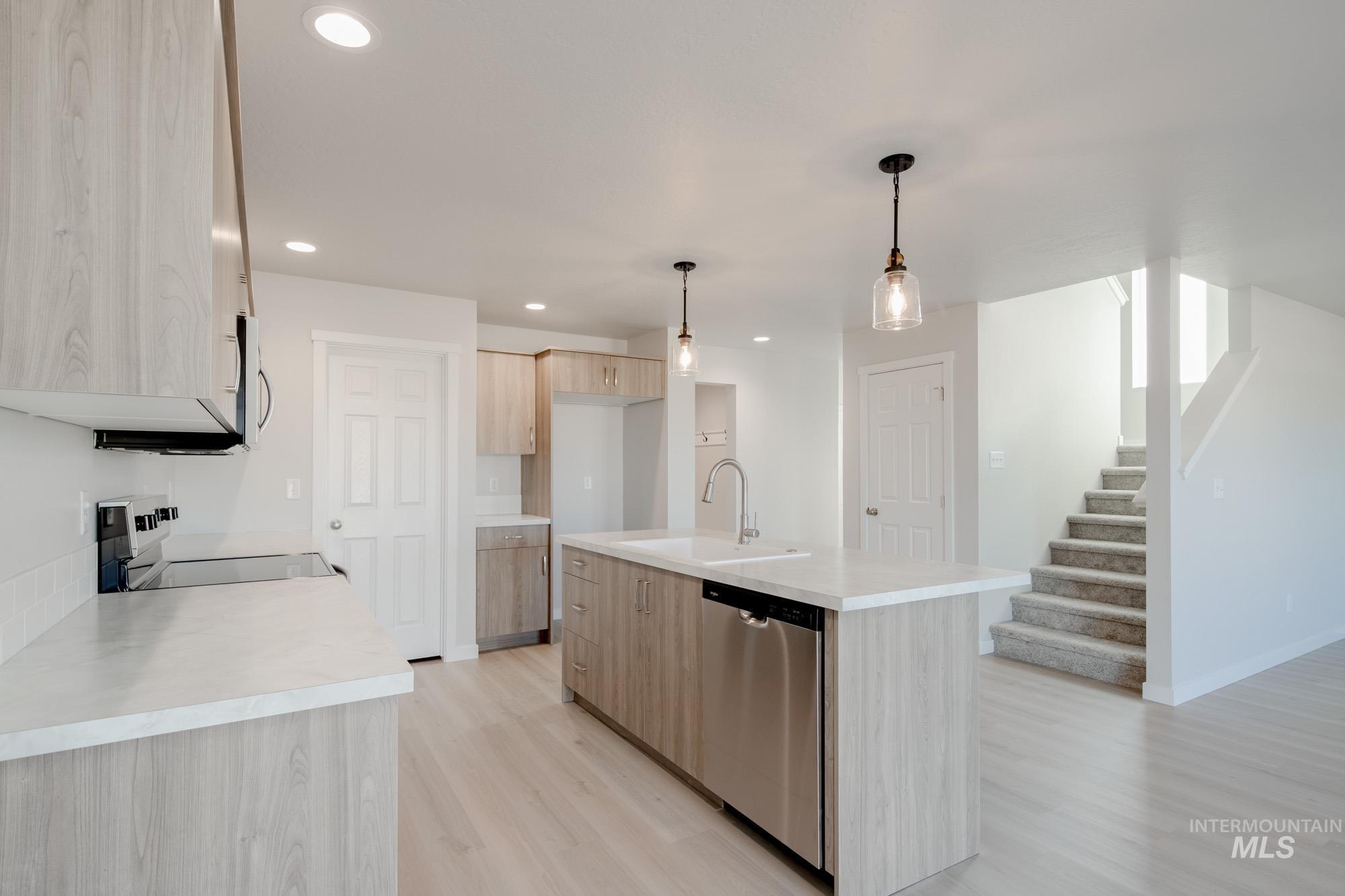 3117 S Maple Ranch Way, Nampa, Idaho 83686, 3 Bedrooms, 2.5 Bathrooms, Residential For Sale, Price $402,990, 98968576