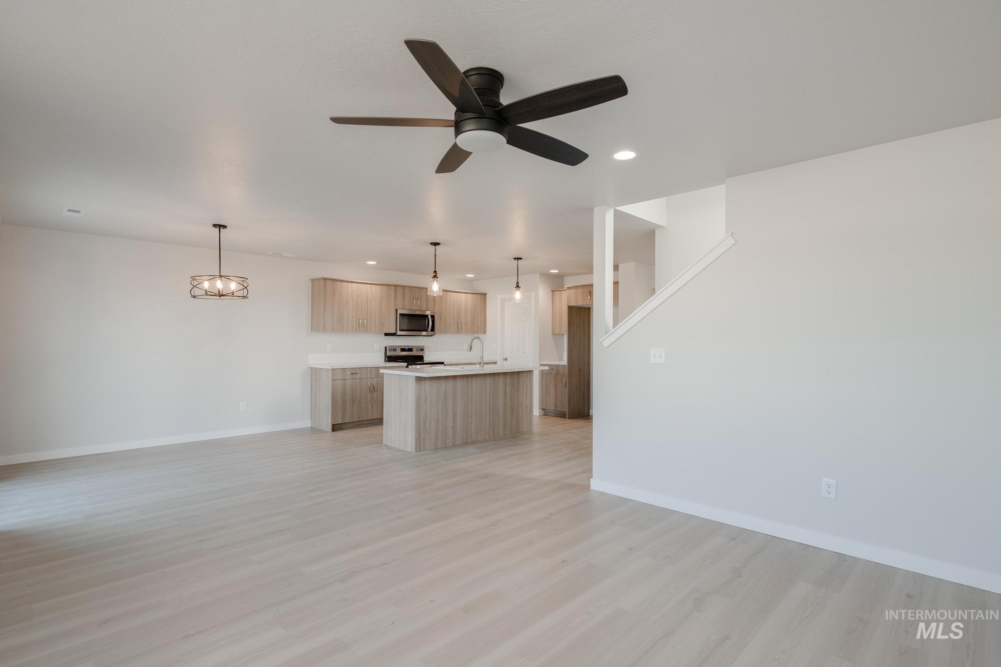 3117 S Maple Ranch Way, Nampa, Idaho 83686, 3 Bedrooms, 2.5 Bathrooms, Residential For Sale, Price $402,990,MLS 98968576