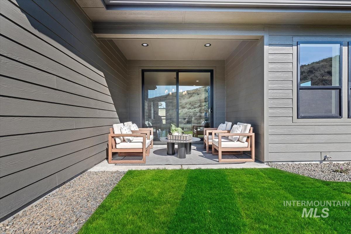 2206 E Rodeo St., Kuna, Idaho 83634, 3 Bedrooms, 2 Bathrooms, Residential For Sale, Price $519,880,MLS 98968579