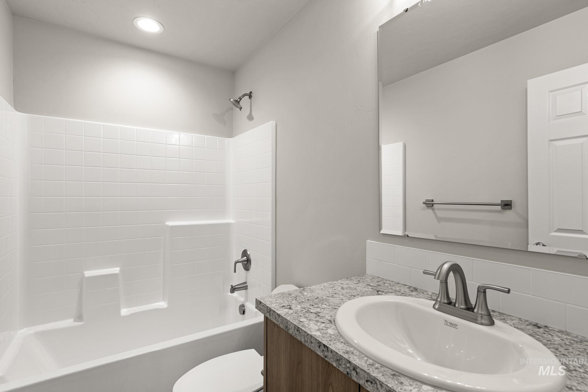 1556 Dyer St, Middleton, Idaho 83644, 3 Bedrooms, 2 Bathrooms, Residential For Sale, Price $414,990,MLS 98968581