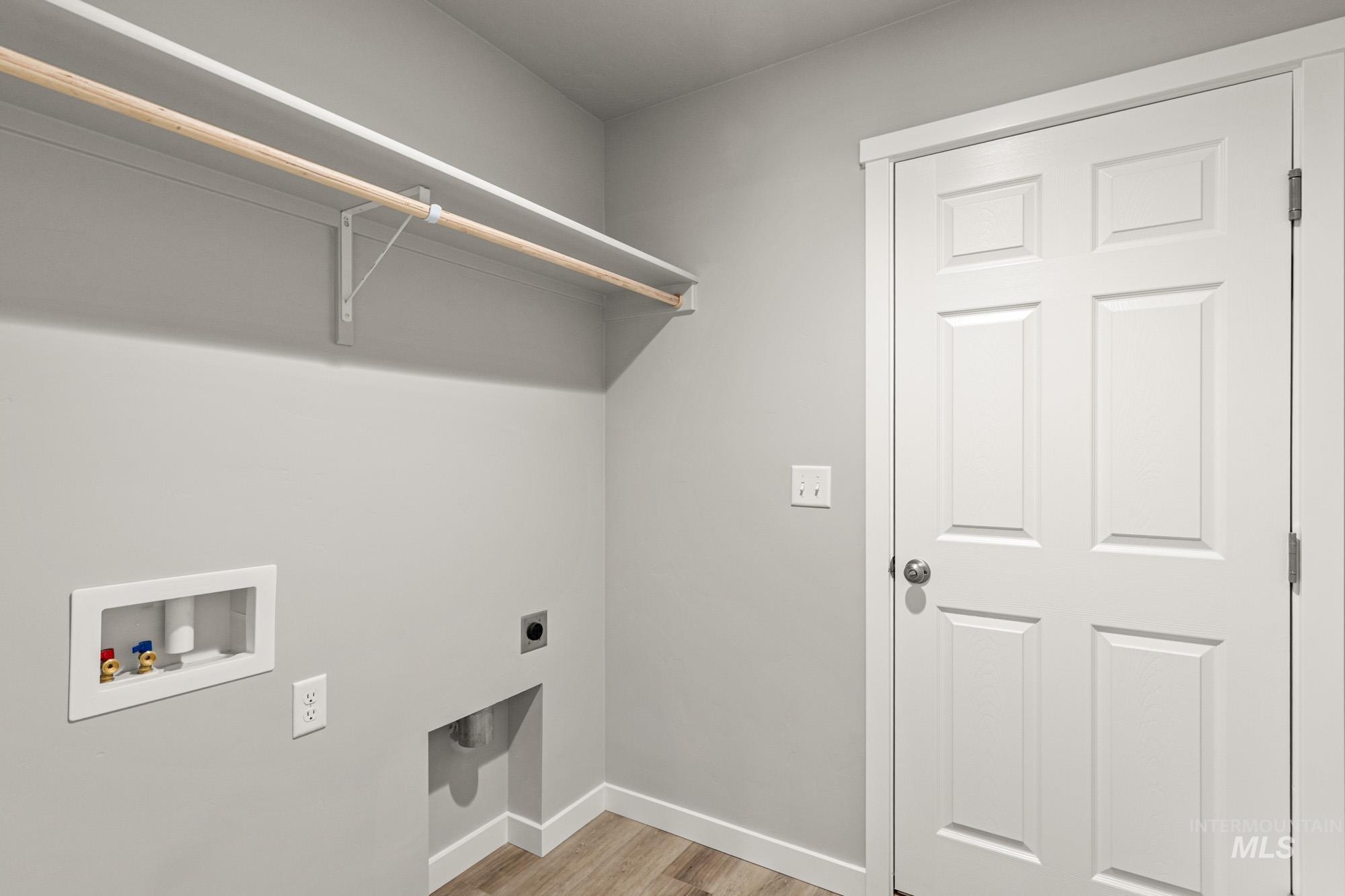 1556 Dyer St, Middleton, Idaho 83644, 3 Bedrooms, 2 Bathrooms, Residential For Sale, Price $414,990,MLS 98968581