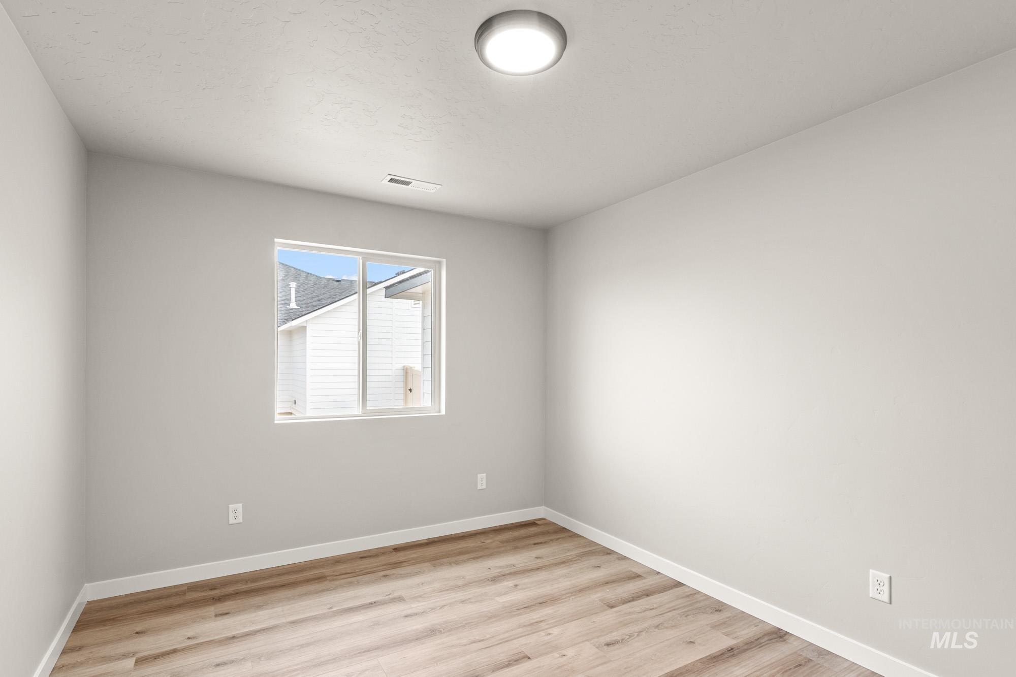 1556 Dyer St, Middleton, Idaho 83644, 3 Bedrooms, 2 Bathrooms, Residential For Sale, Price $414,990,MLS 98968581